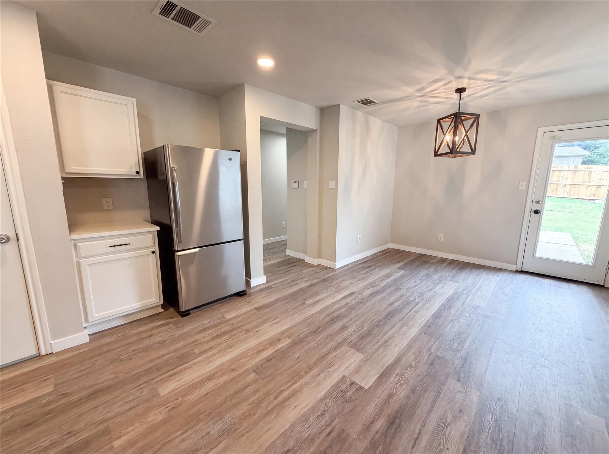 1076 Shadow Creek BLVD, Buda, TX 78610 photo 5