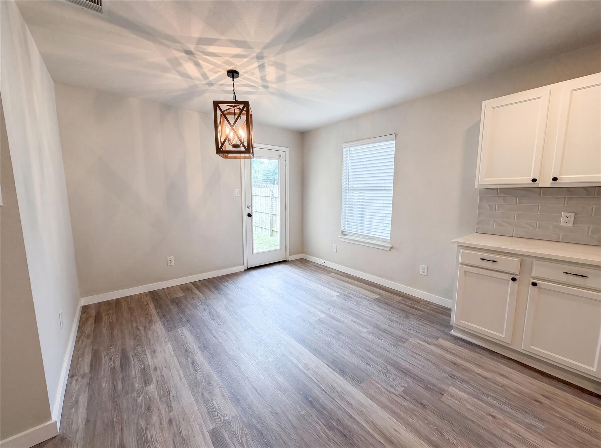 1076 Shadow Creek BLVD, Buda, TX 78610 photo 4