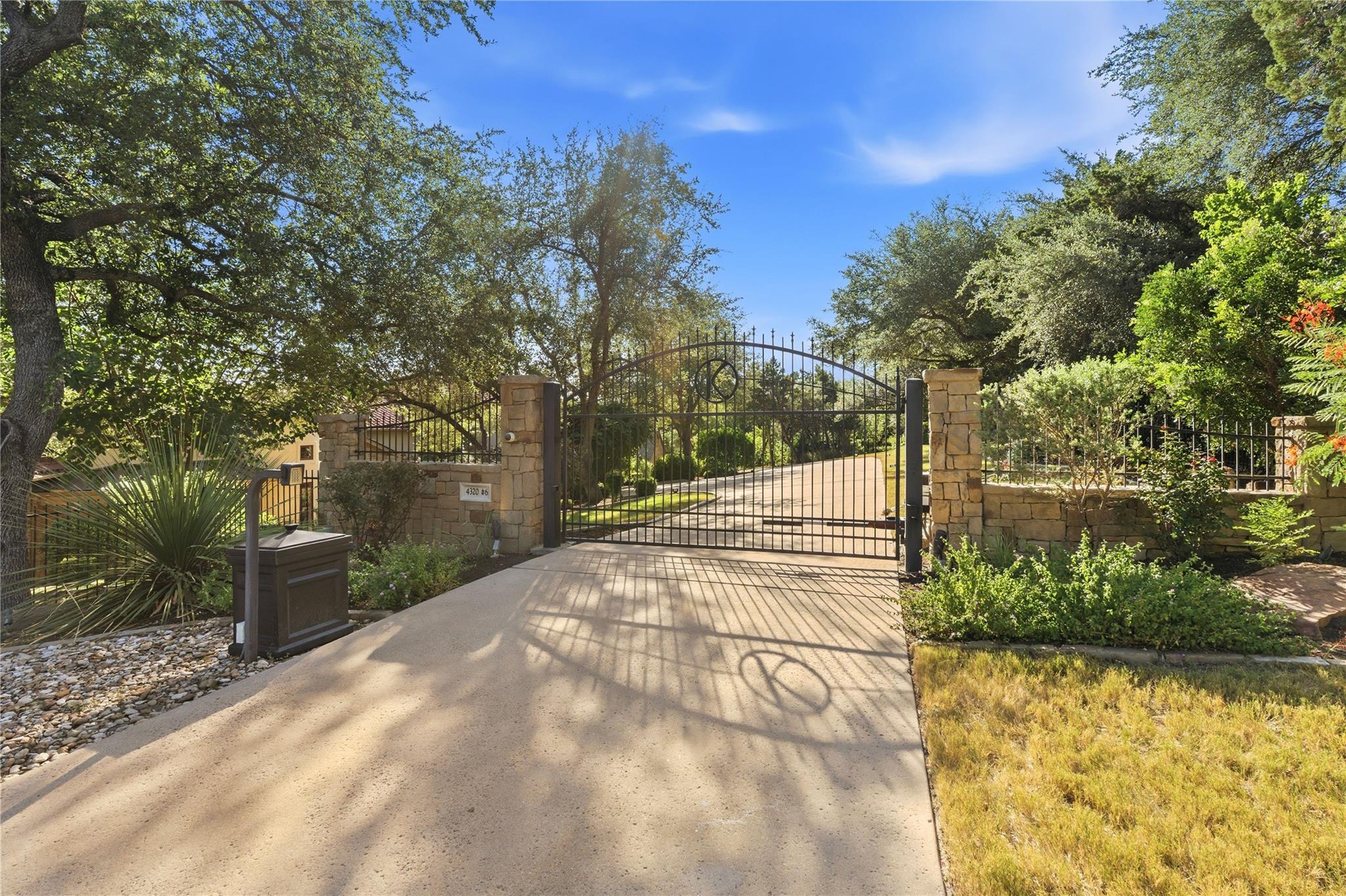 4320 House Of York #6, Austin, TX 78730 photo 3