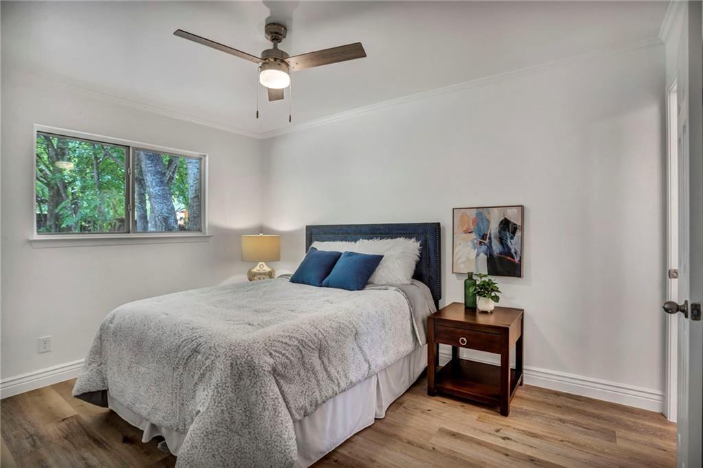 2416 Village WALK, Austin, TX 78744 photo 4