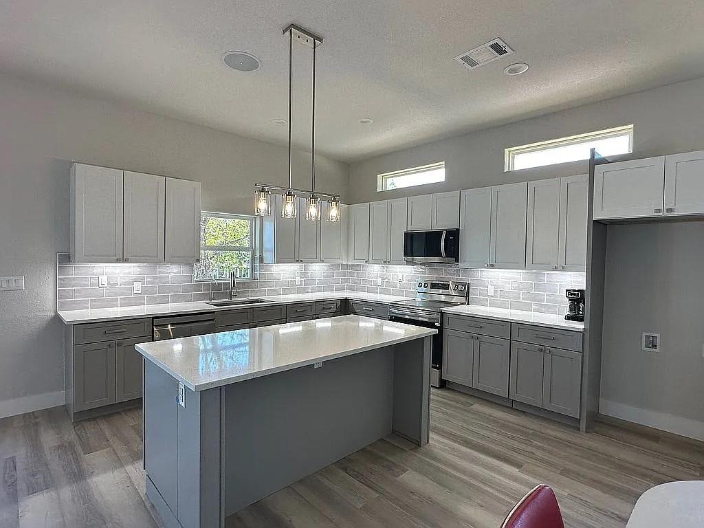 195 Covert DR, Tow, TX 78672 photo 3