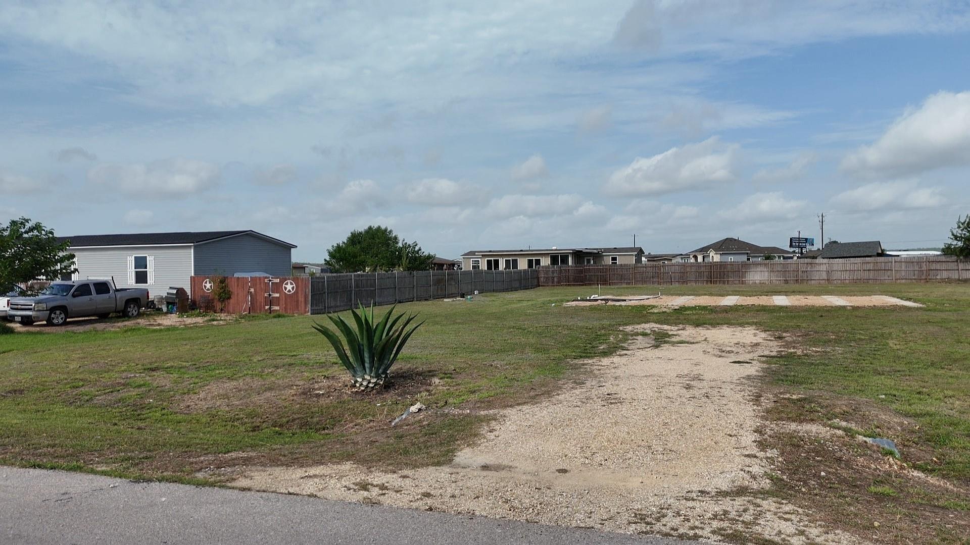 258 Arrowhead CV, Kyle, TX 78640 photo 3