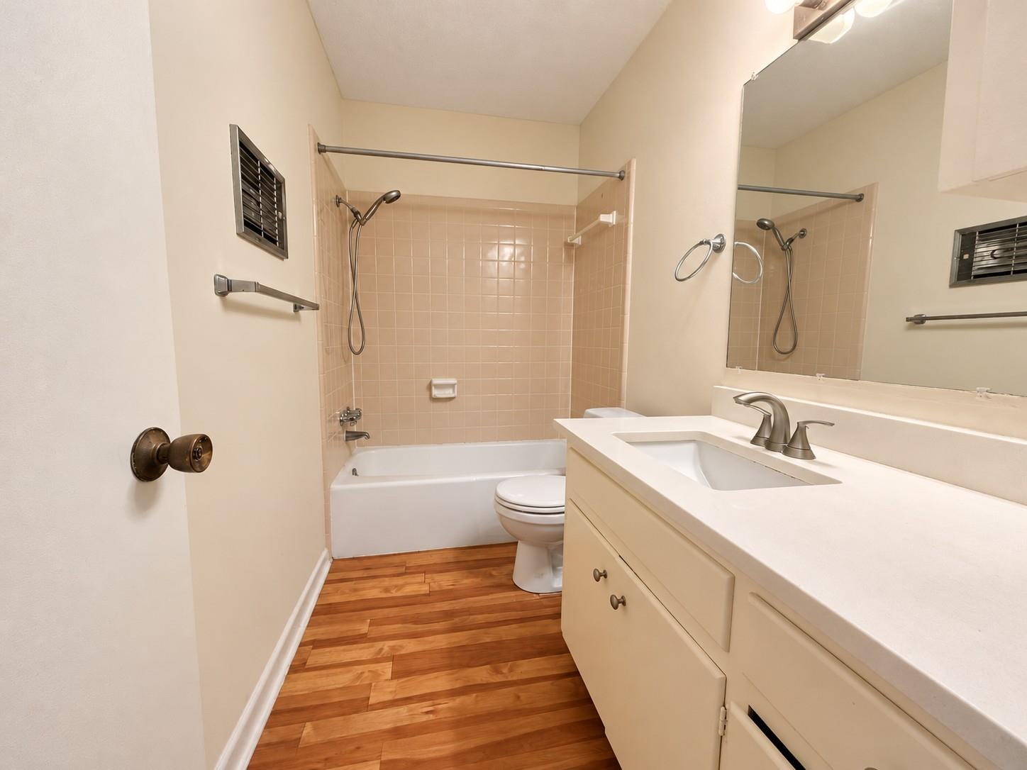 5001 Bull Creek RD #124, Austin, TX 78731 photo 4