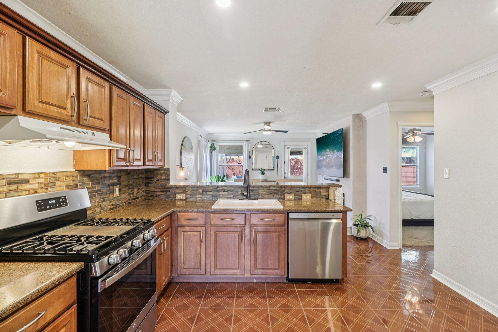 13508 Sierra Wind LN, Elgin, TX 78621 photo 5