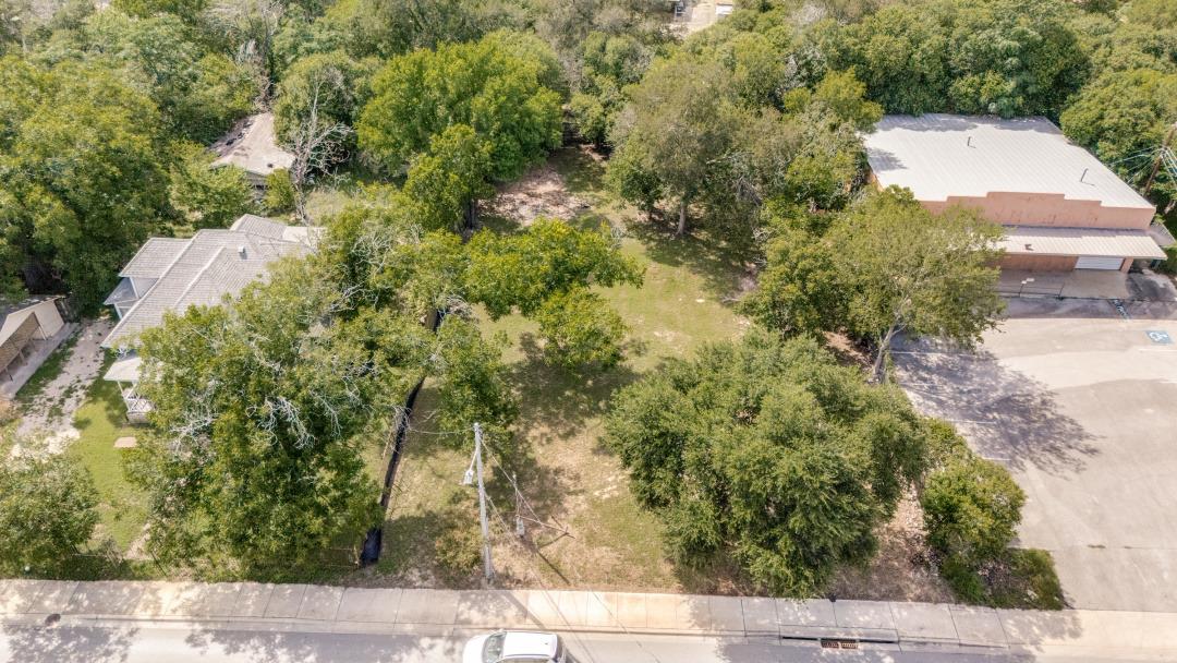 1412 Hopkins ST, San Marcos, TX 78666 photo 3