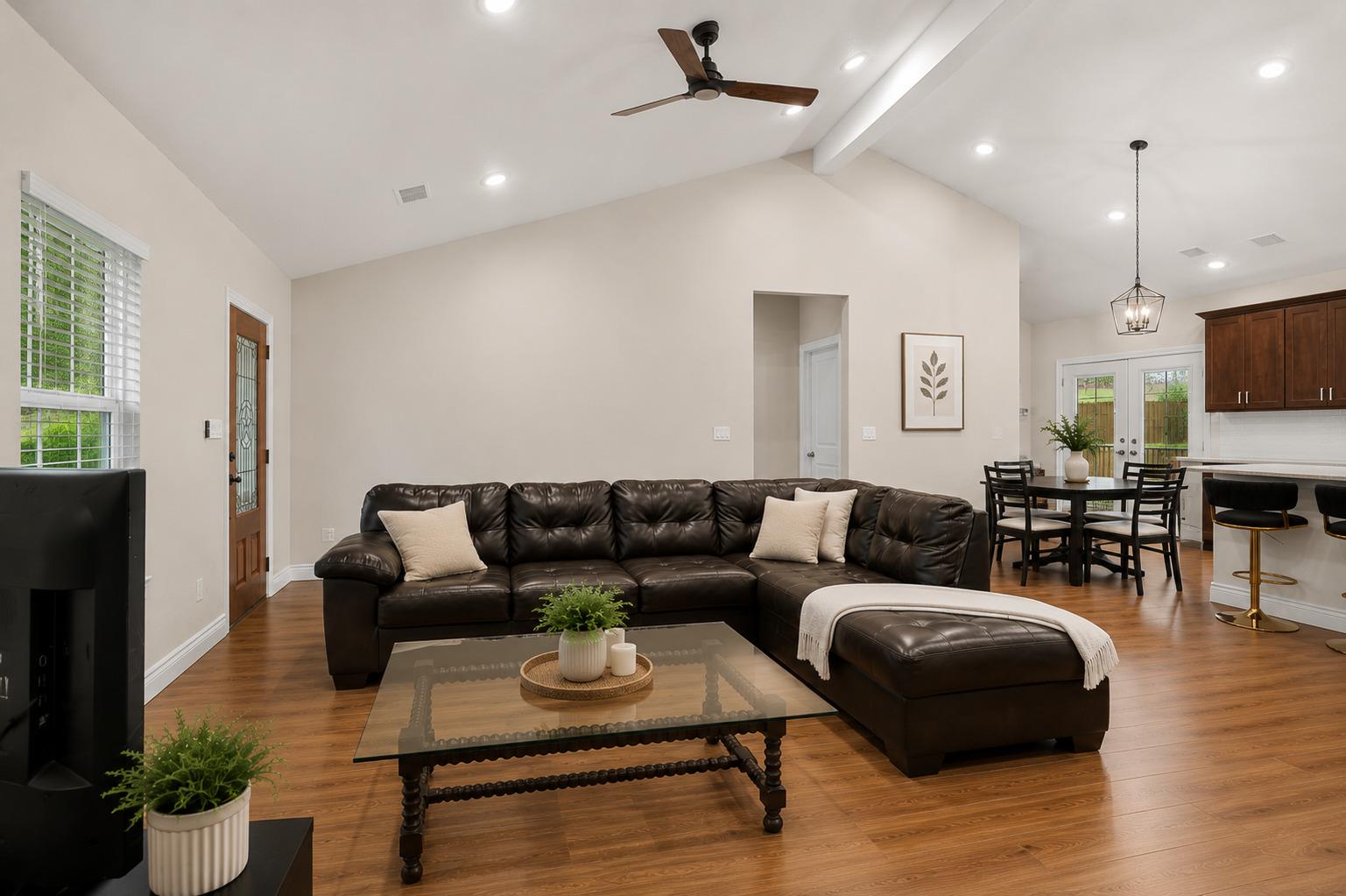 104 Bill ST, Elgin, TX 78621 photo 3