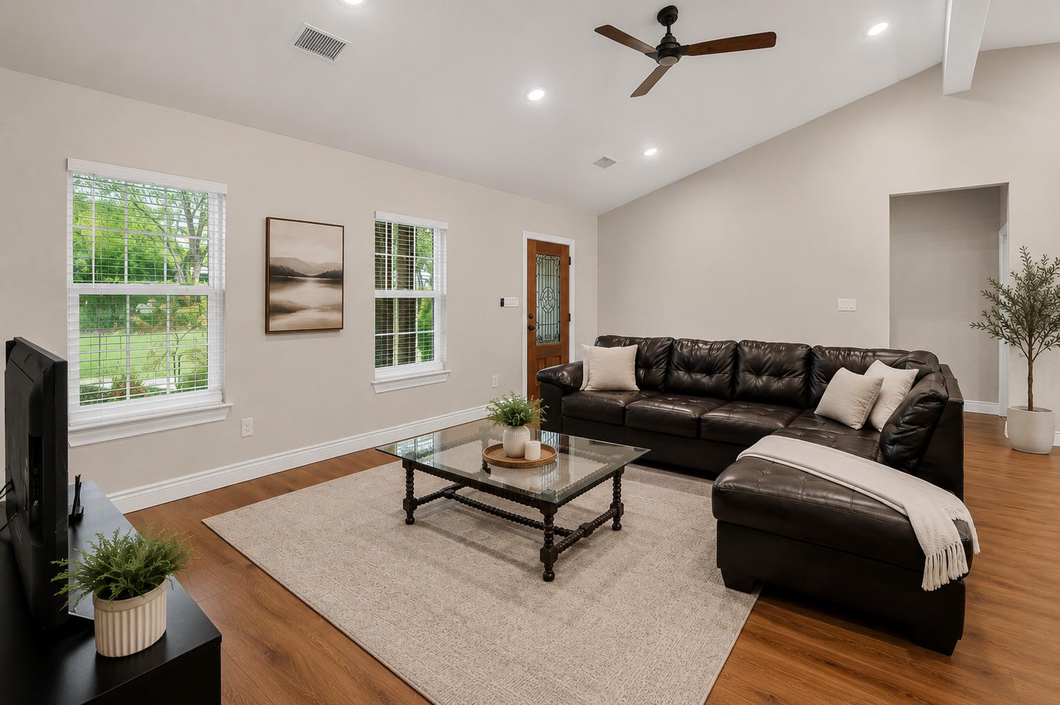 104 Bill ST, Elgin, TX 78621 photo 4
