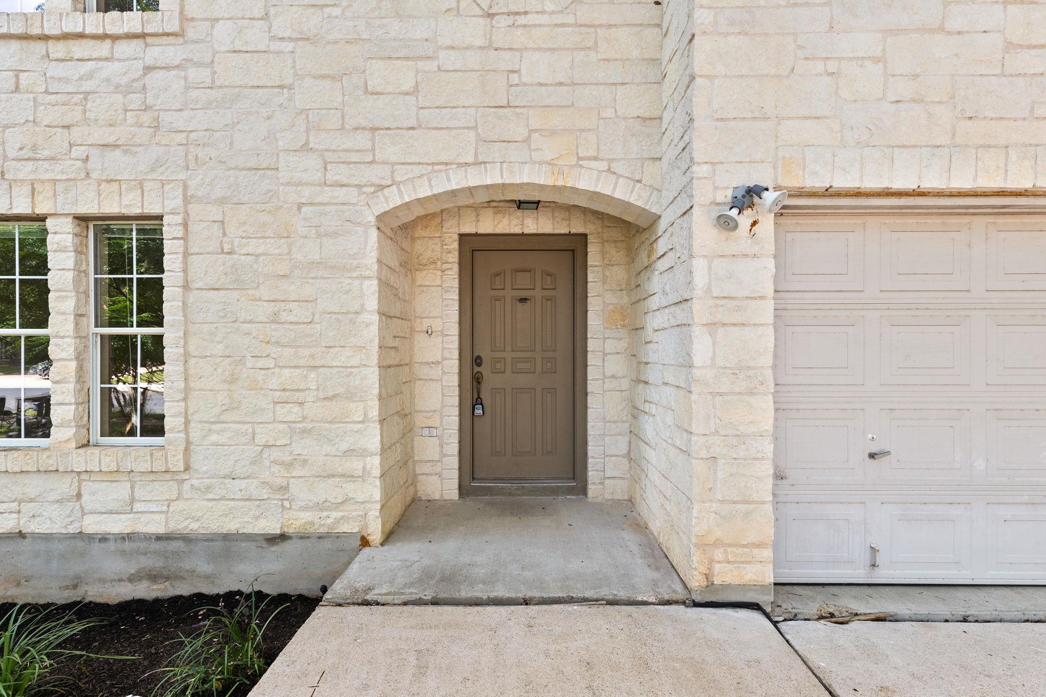 11304 Pickard LN, Austin, TX 78748 photo 3