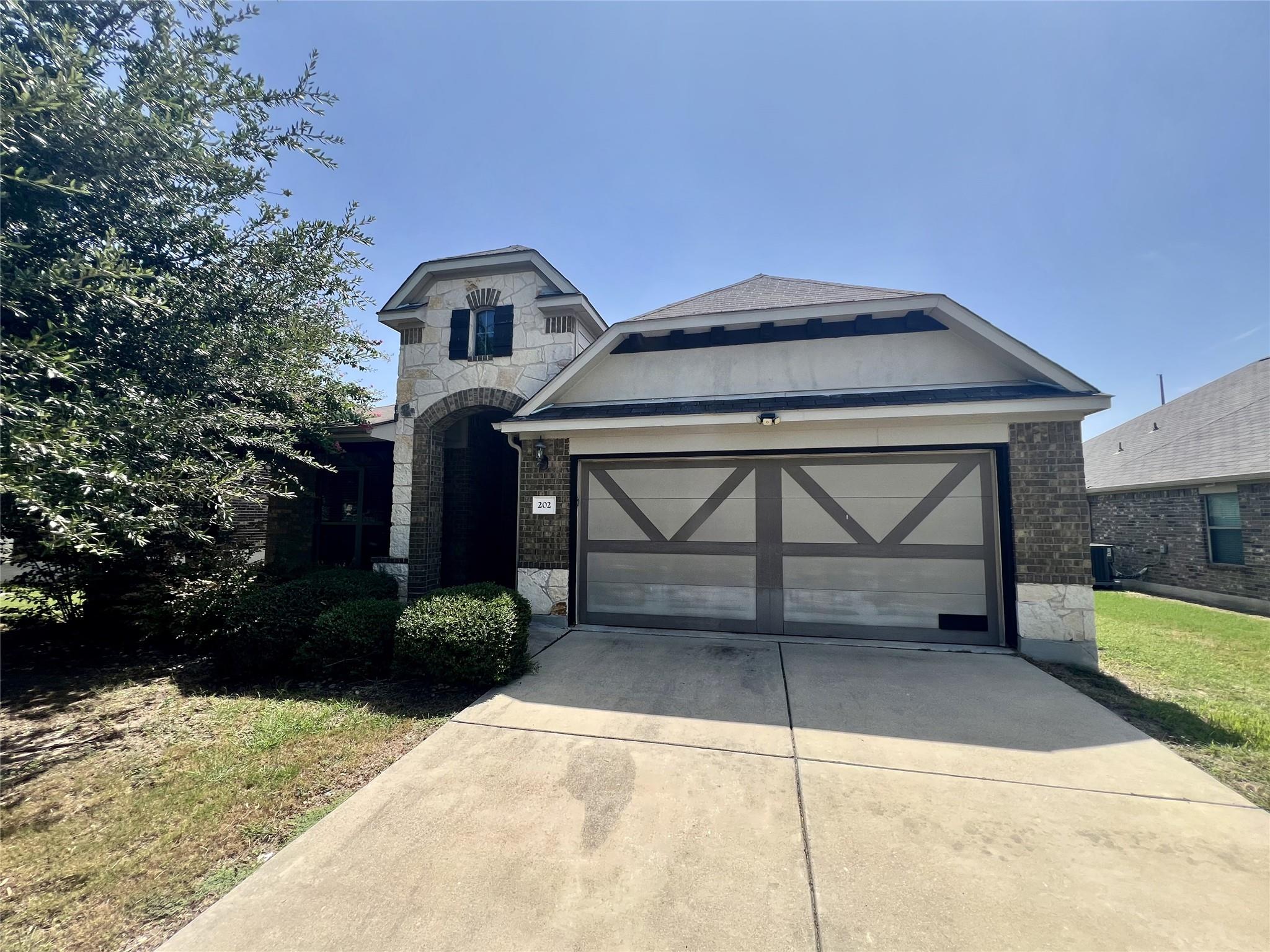 202 Emory Fields DR, Hutto, TX 78634 photo 4