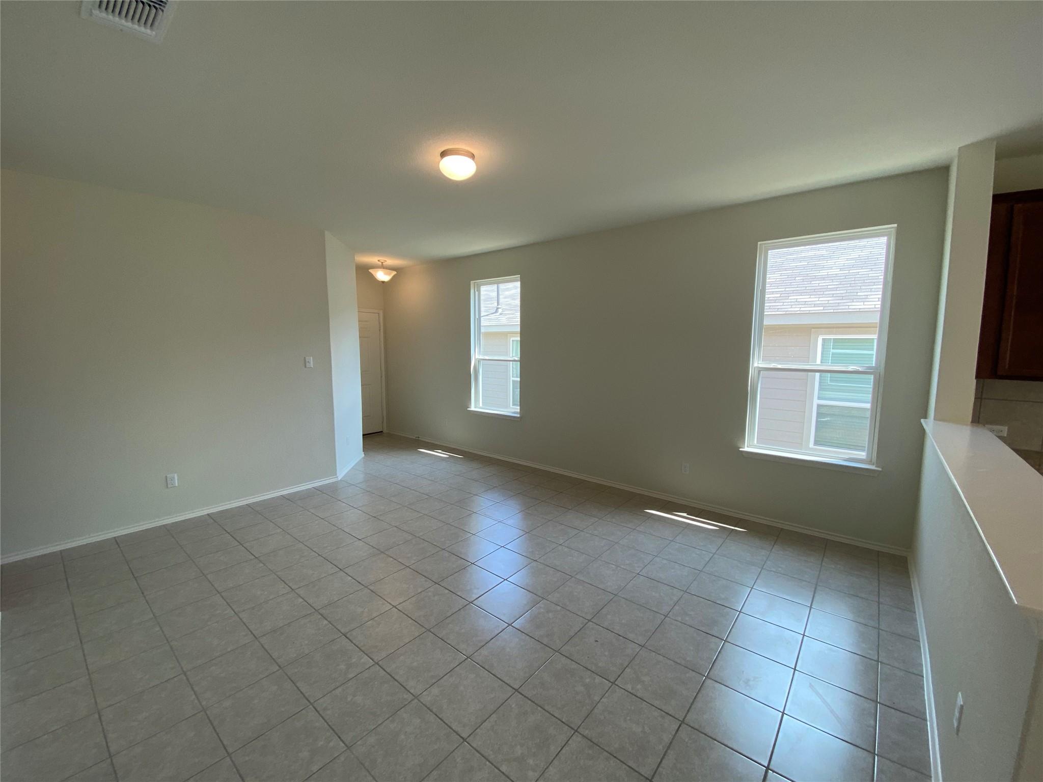 204 Nettletree DR, Buda, TX 78610 photo 5