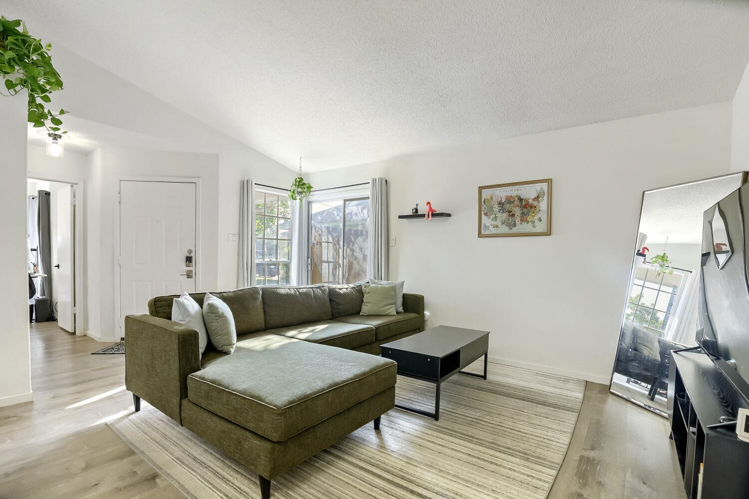 11904 Sunhillow BND, Austin, TX 78758 photo 3