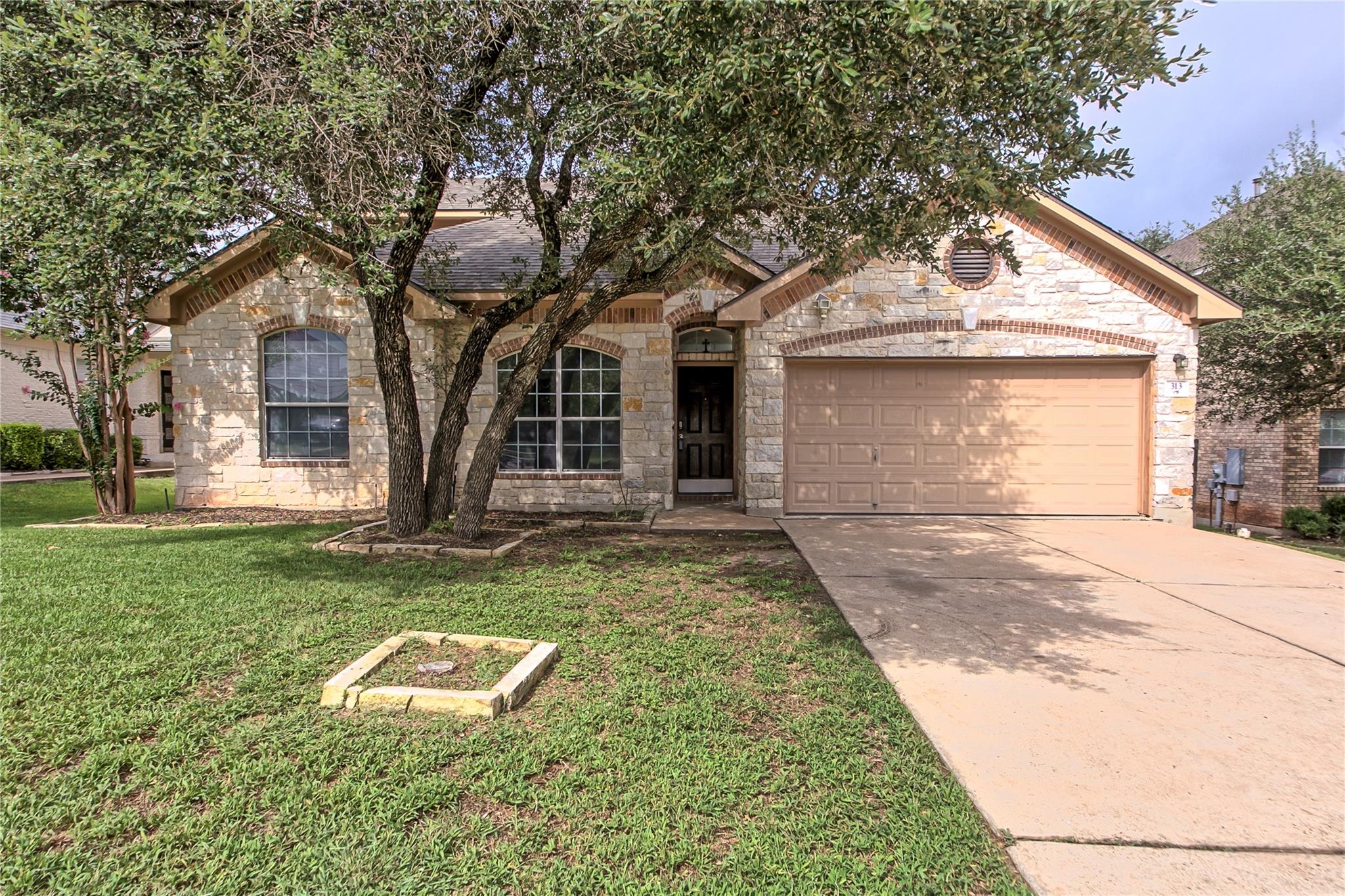 313 Olmos DR, Leander, TX 78641 photo 2