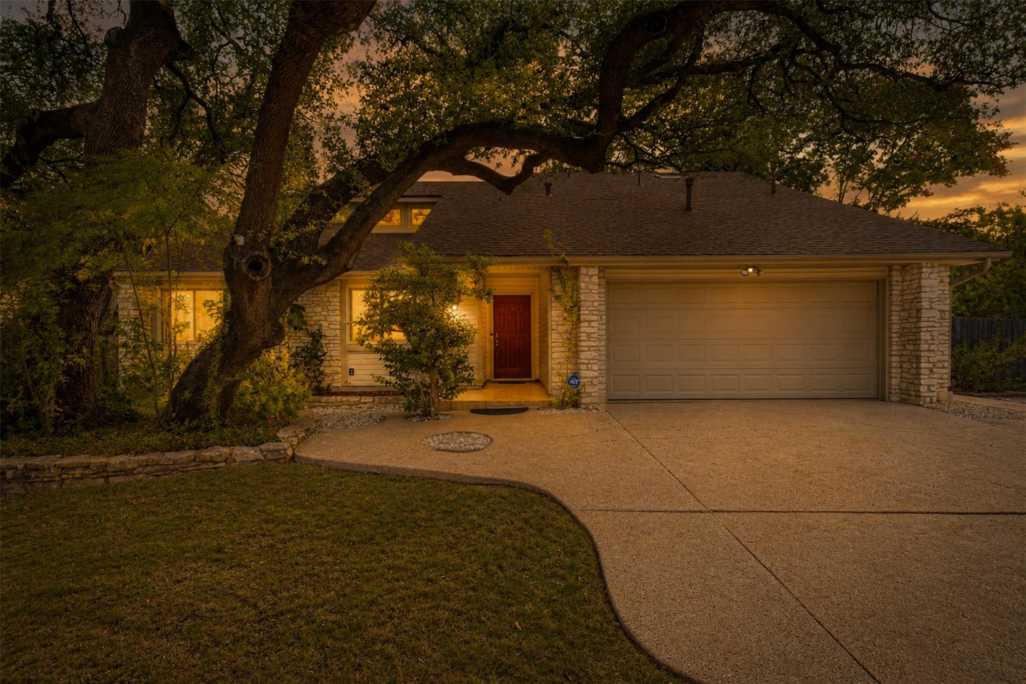 4605 Grider PASS, Austin, TX 78749 photo 2