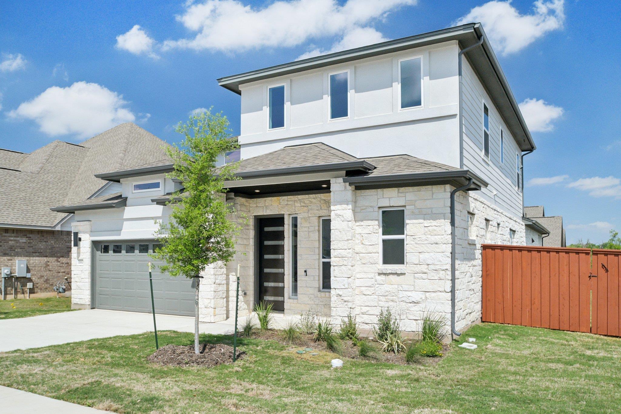 2259 Sarabanda ST, Round Rock, TX 78681 photo 2