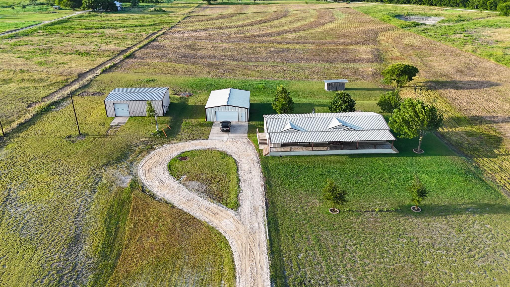 401 County Road 330, Granger, TX 76530 photo 3