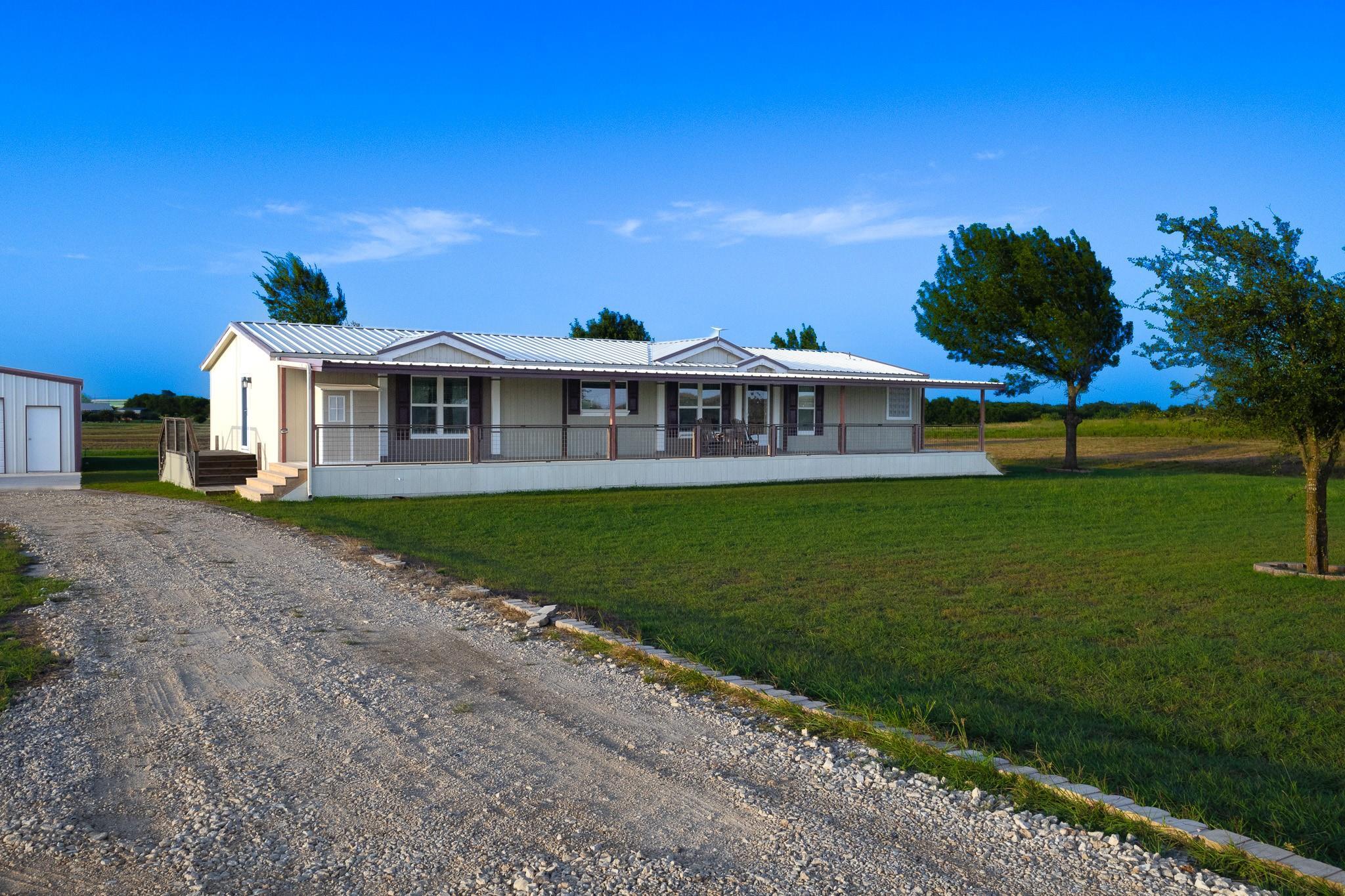401 County Road 330, Granger, TX 76530 photo 4