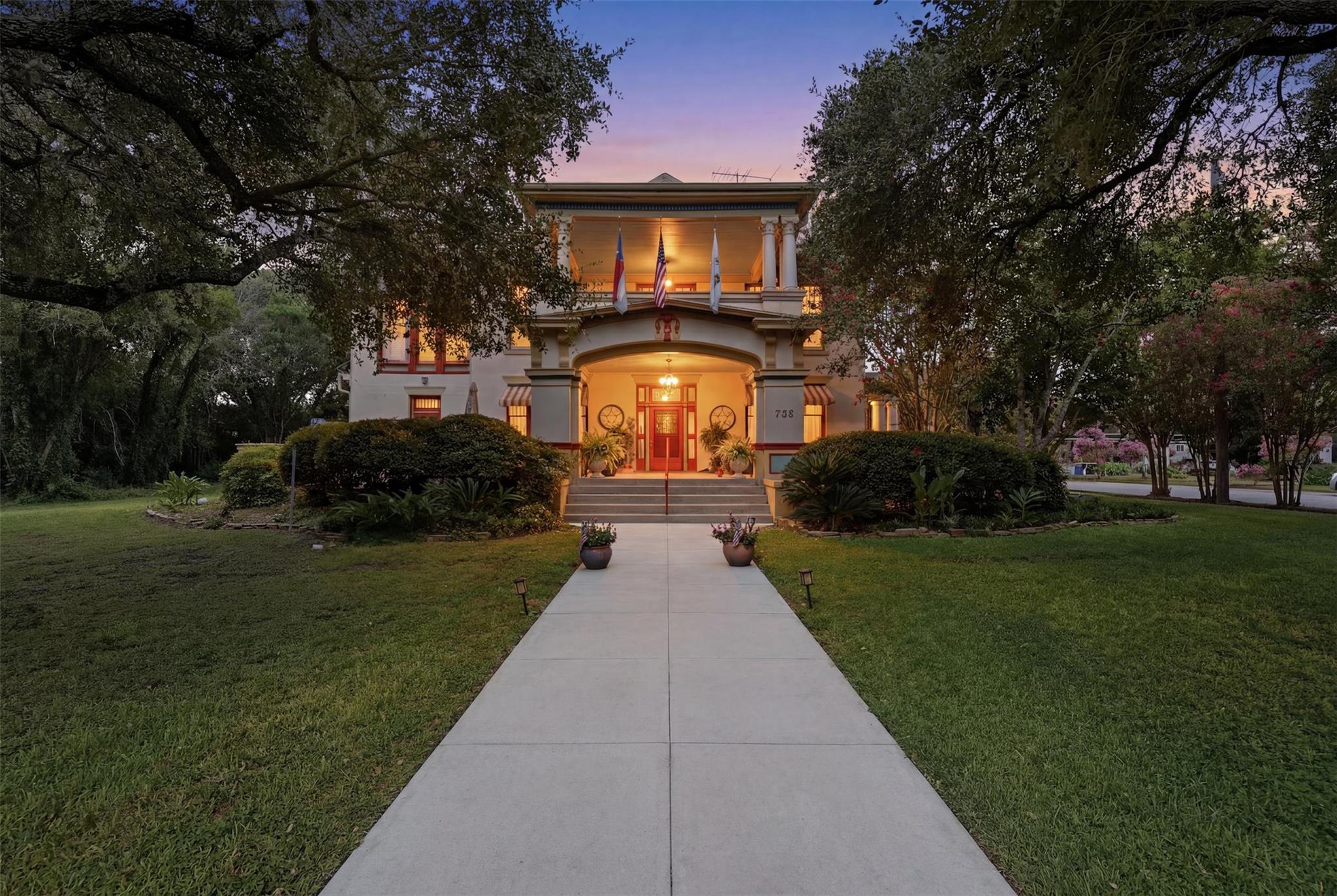 723 Saint James ST, Gonzales, TX 78629 photo 5