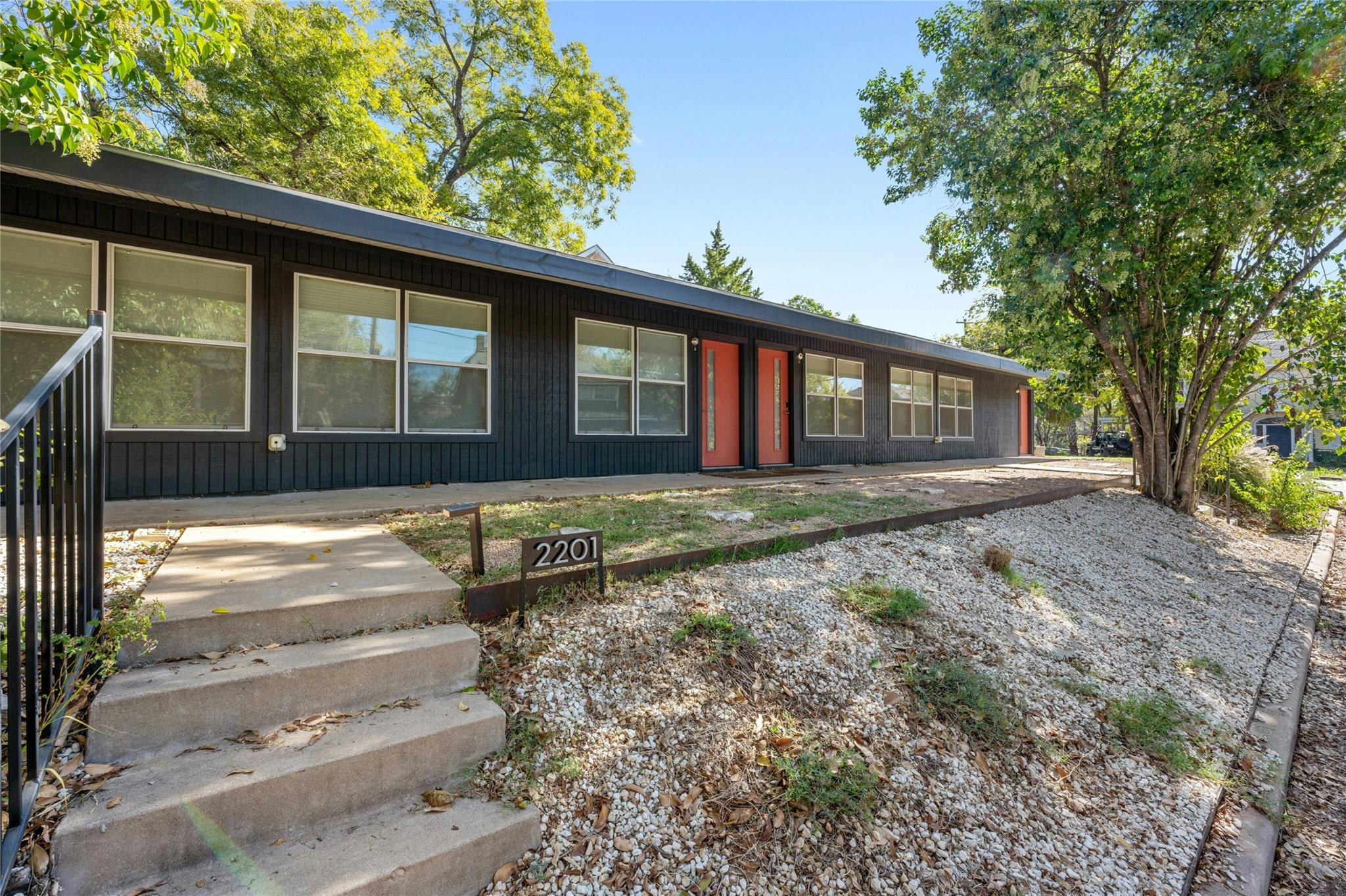 2201 Leon ST, Austin, TX 78705 photo 2