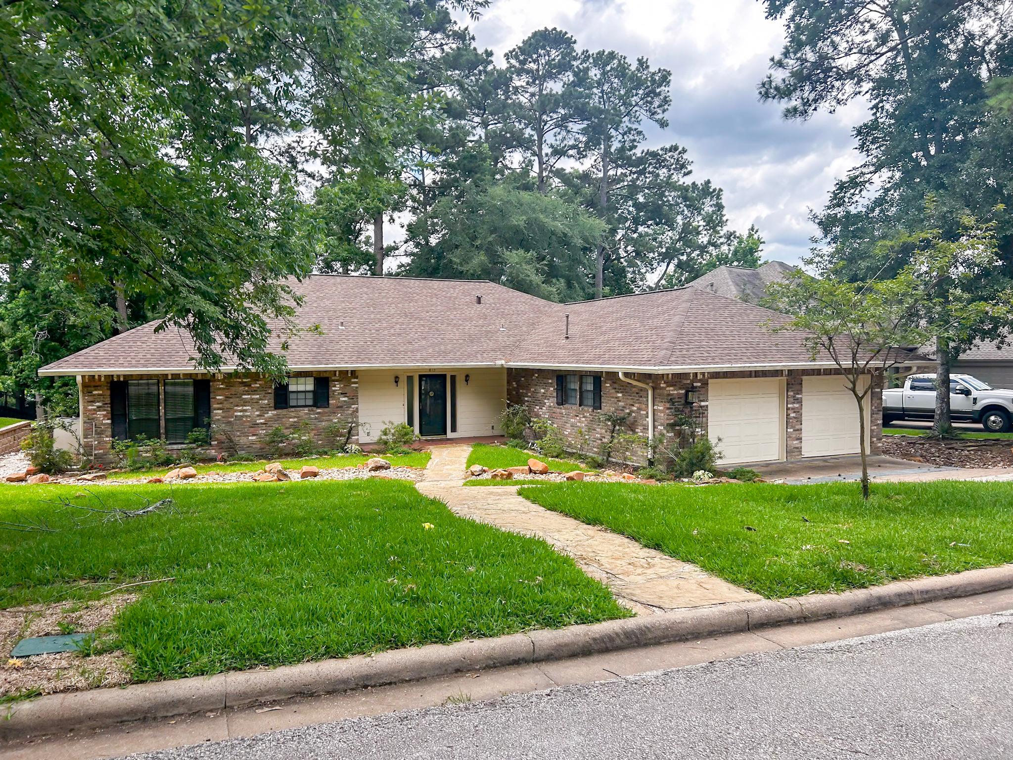 813 River Oaks DR, Huntsville, TX 77340 photo 2