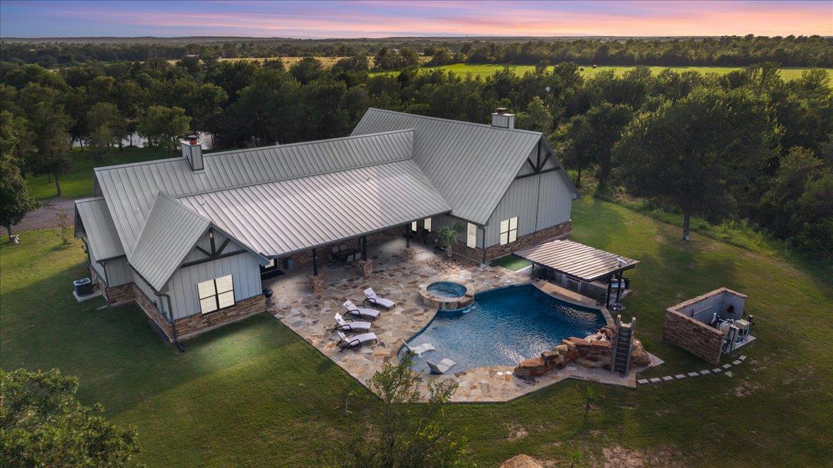 175 Wilson RD, Elgin, TX 78621 photo 3