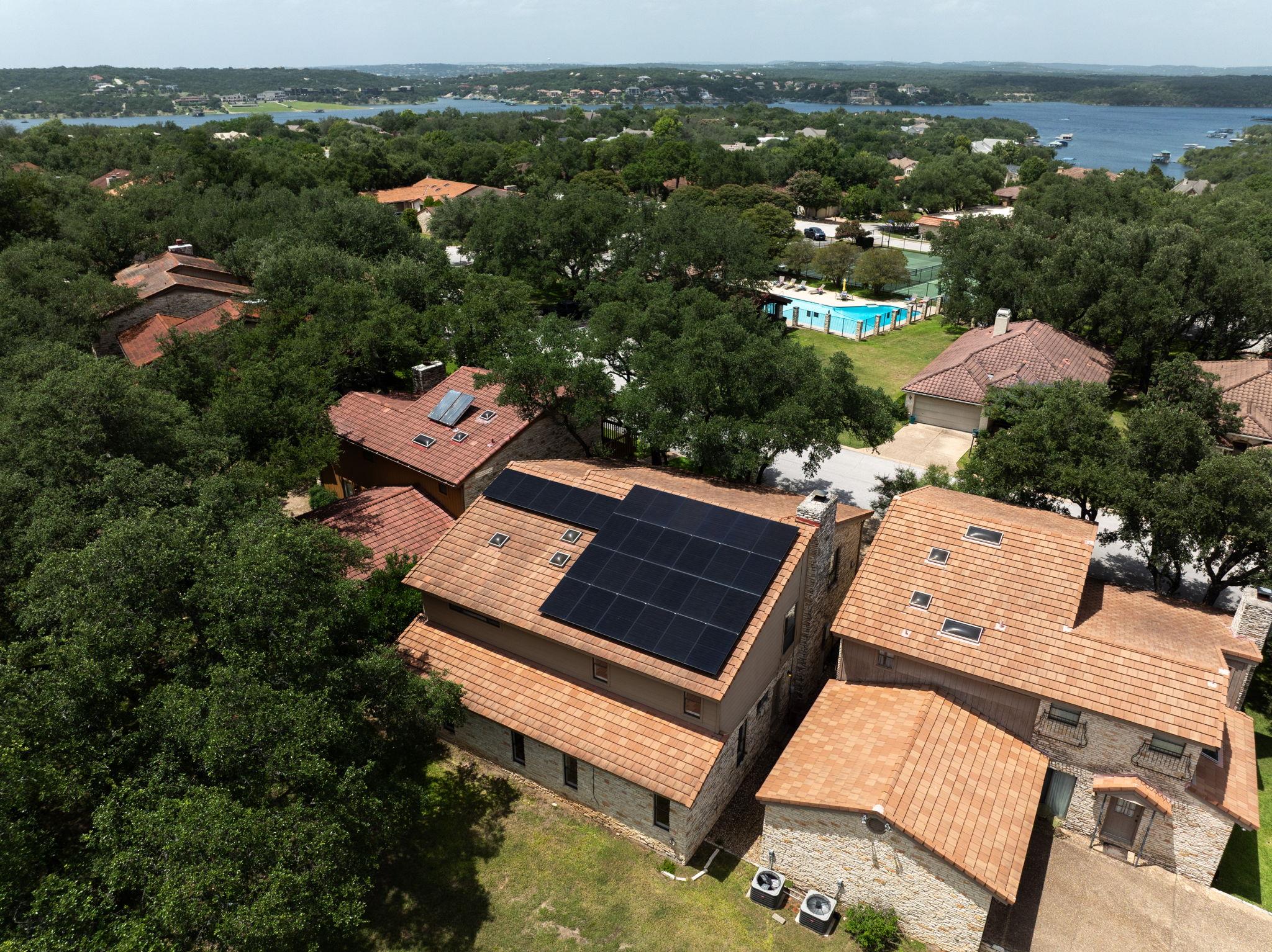 103 Crescent Bluff, Lakeway, TX 78734 photo 2