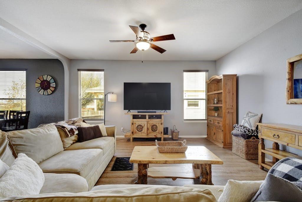 2234 Lakeline DR, New Braunfels, TX 78130 photo 3