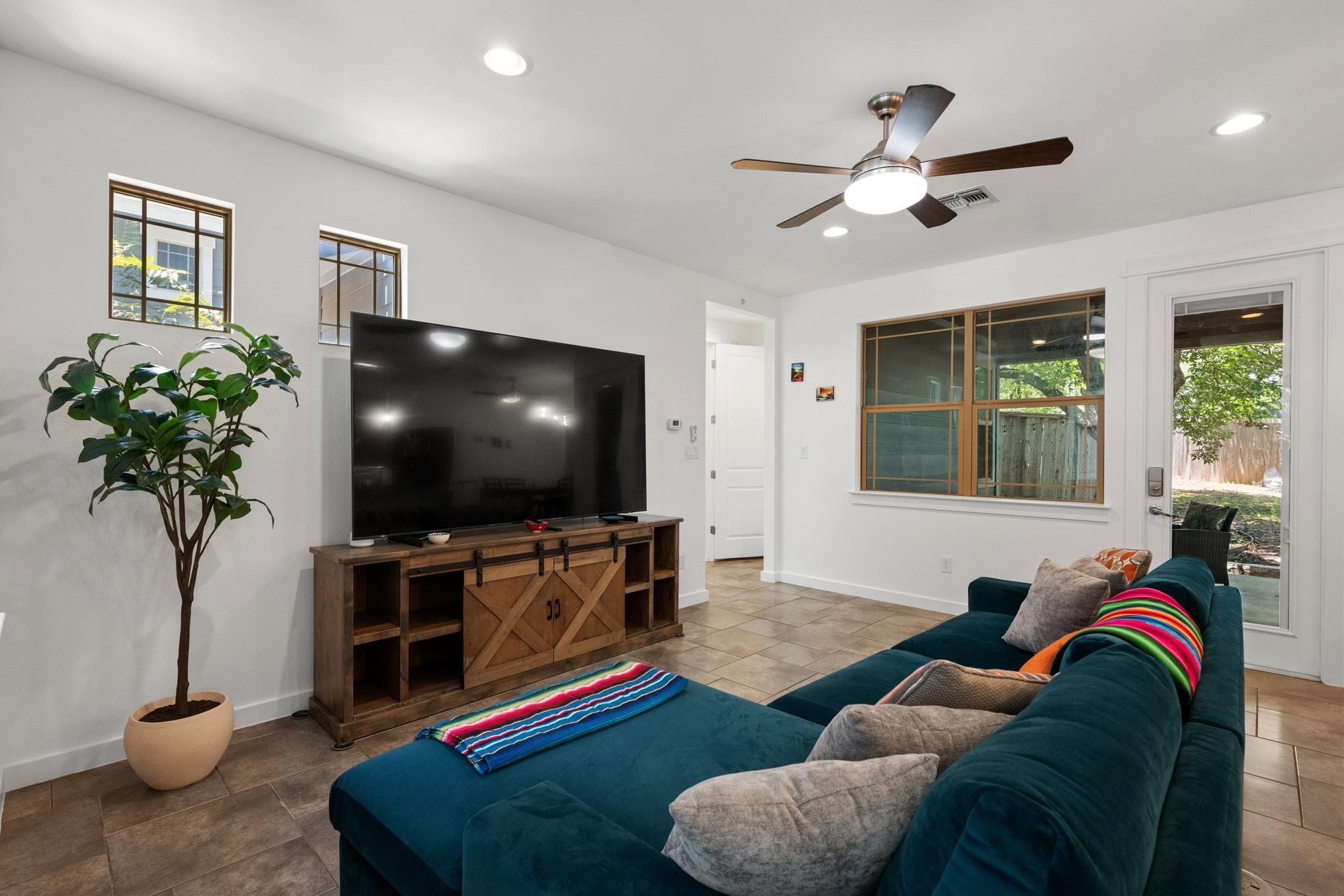 2208 Schriber ST #B, Austin, TX 78704 photo 3