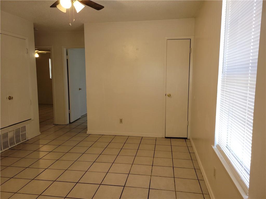 1609 Jones ST #A, Taylor, TX 76574 photo 4