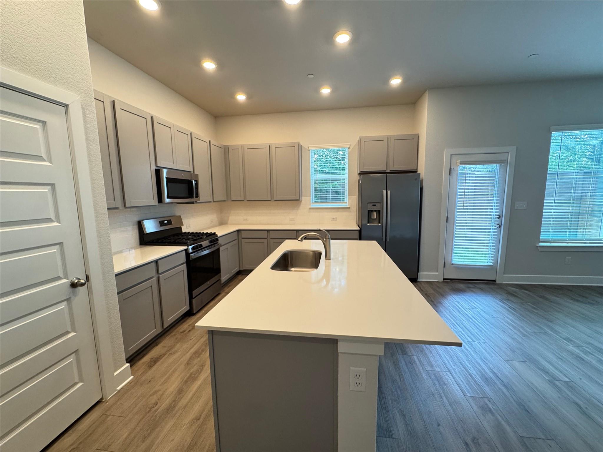 3000 Chisholm Trail RD #20, Round Rock, TX 78681 photo 4