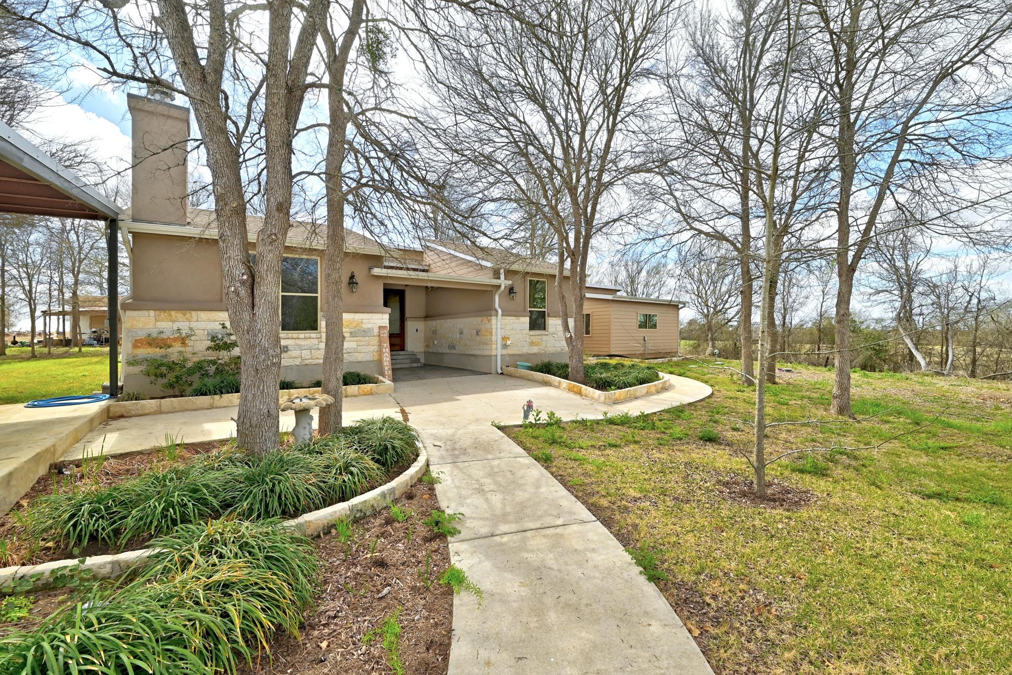 2247 Old Highway 20, McDade, TX 78650 photo 2