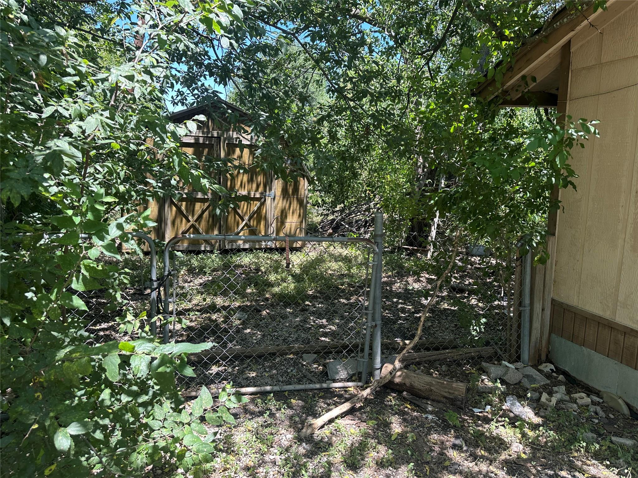 506 Forest CT, Taylor, TX 76574 photo 4