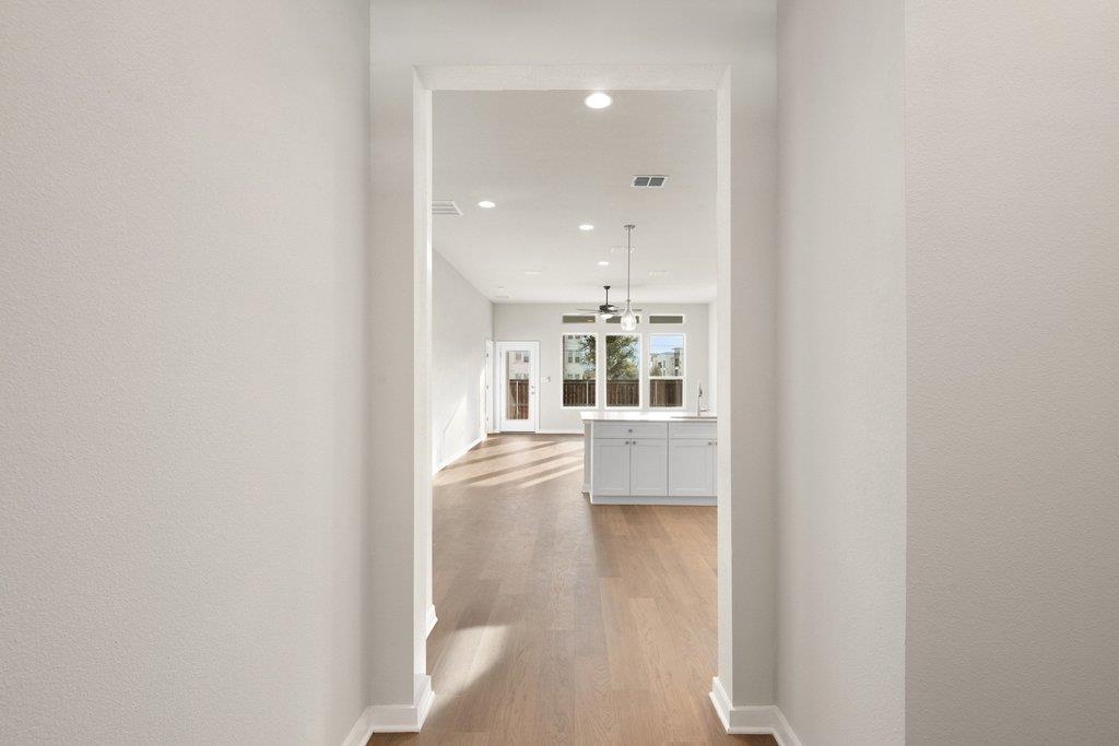 17400 Torneo DR, Round Rock, TX 78664 photo 4