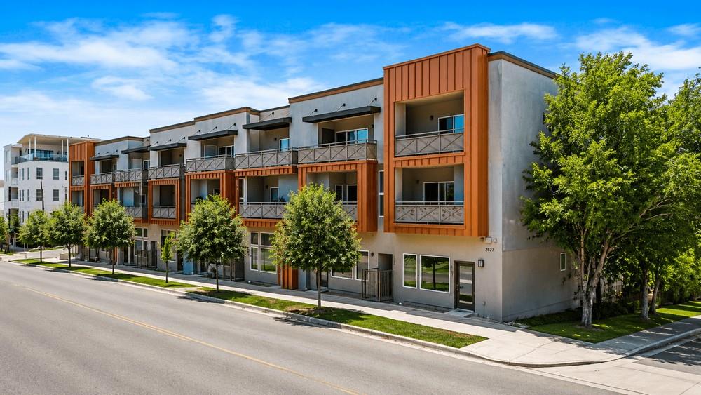 Roseville/Manor Condos Bldg 2