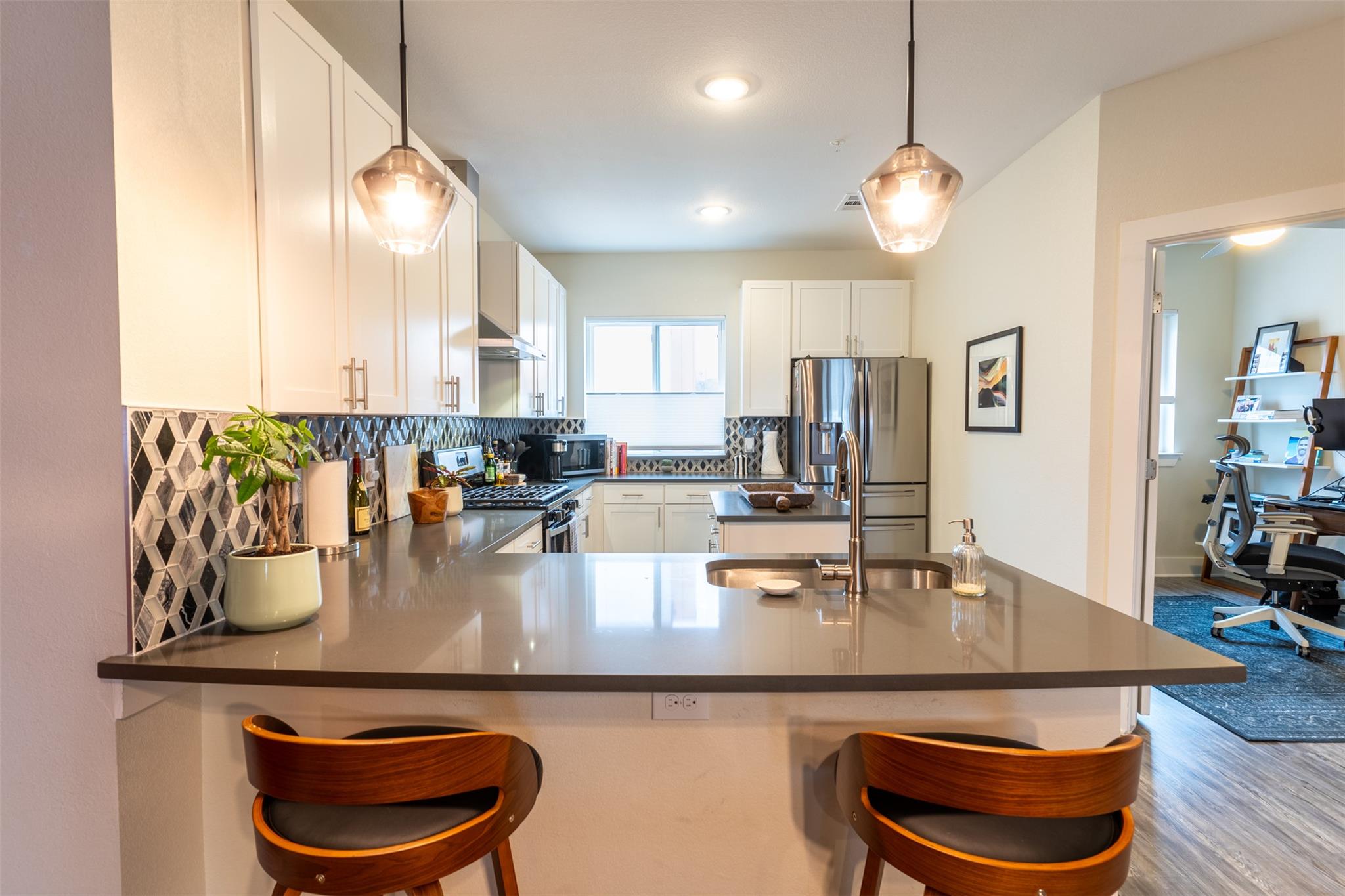 2827 Manor RD #2202, Austin, TX 78722 photo 4