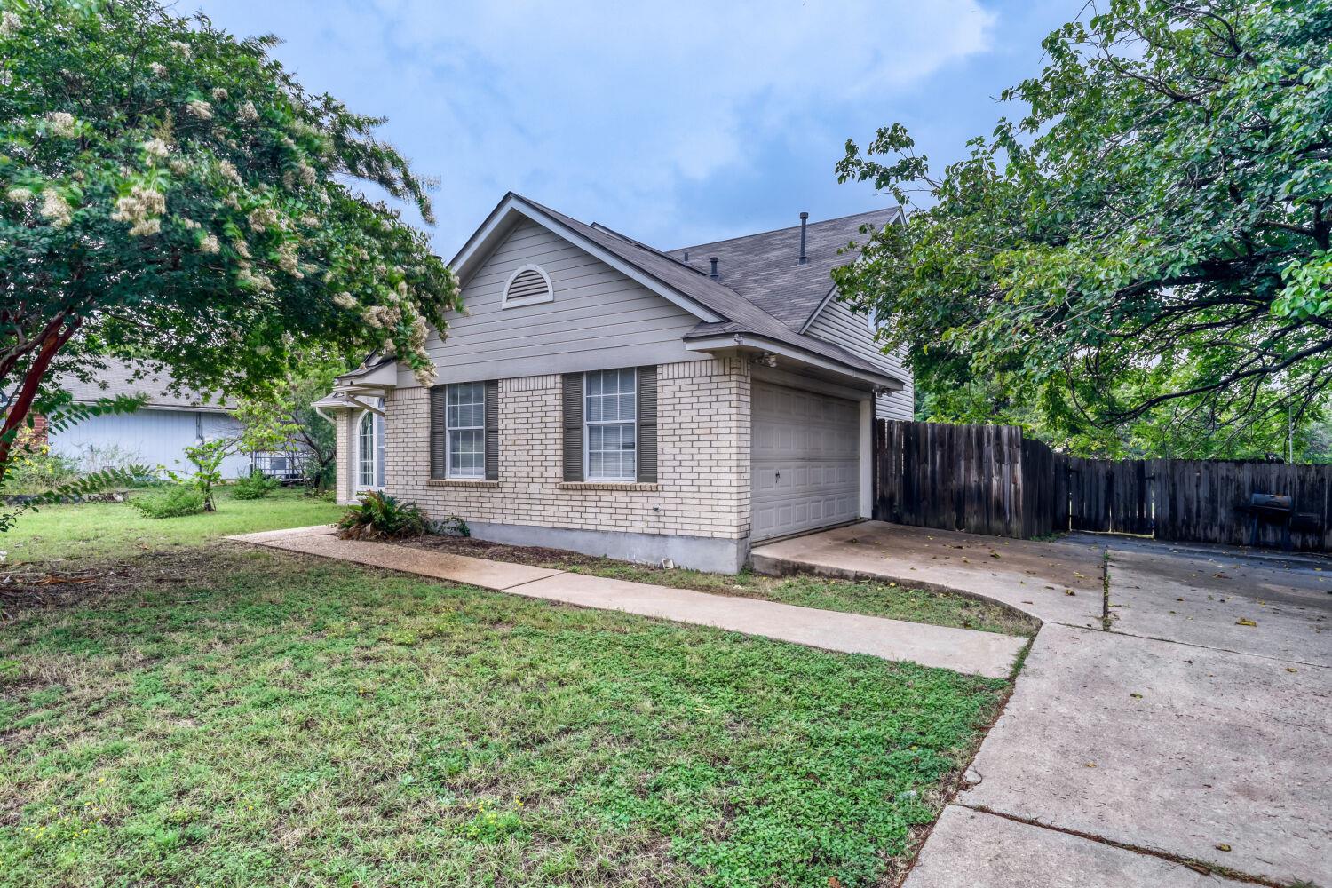 1910 Ireland DR, Leander, TX 78641 photo 3