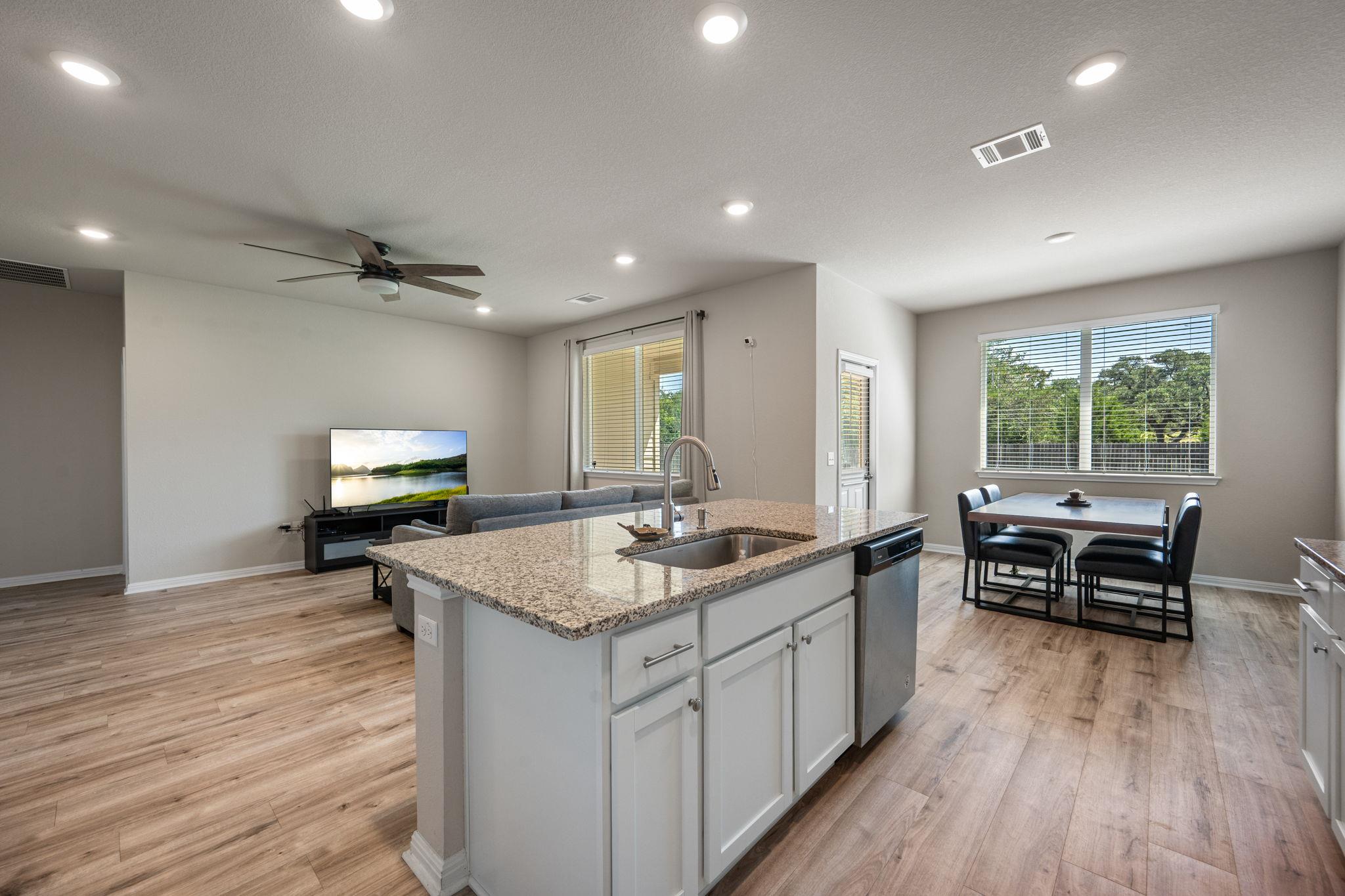 319 Arrowhead Vine ST, Leander, TX 78641 photo 3