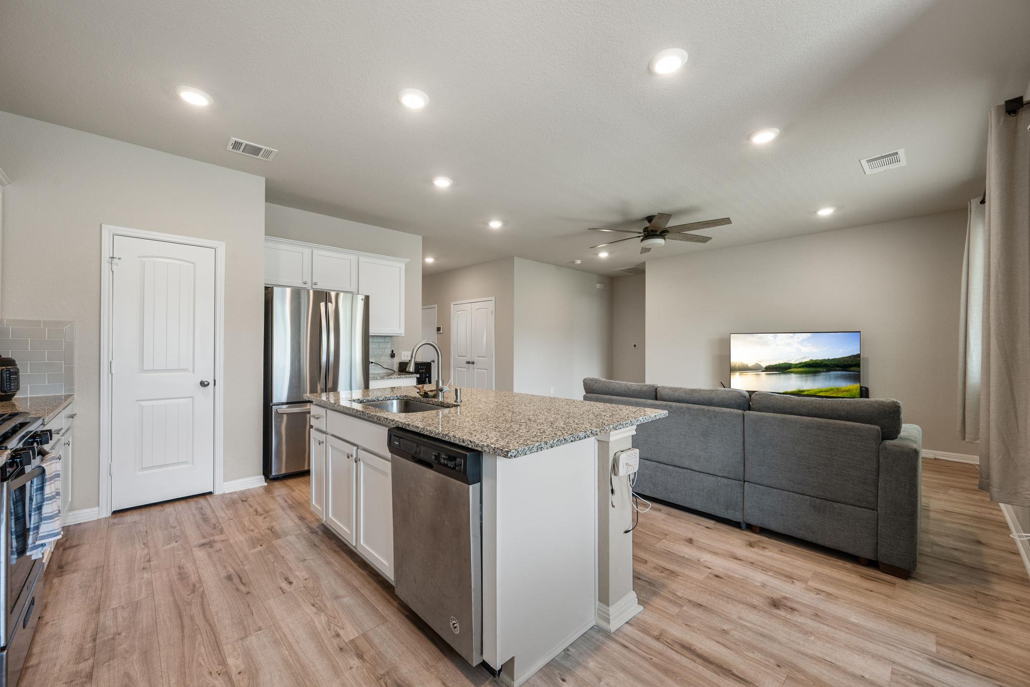 319 Arrowhead Vine ST, Leander, TX 78641 photo 5