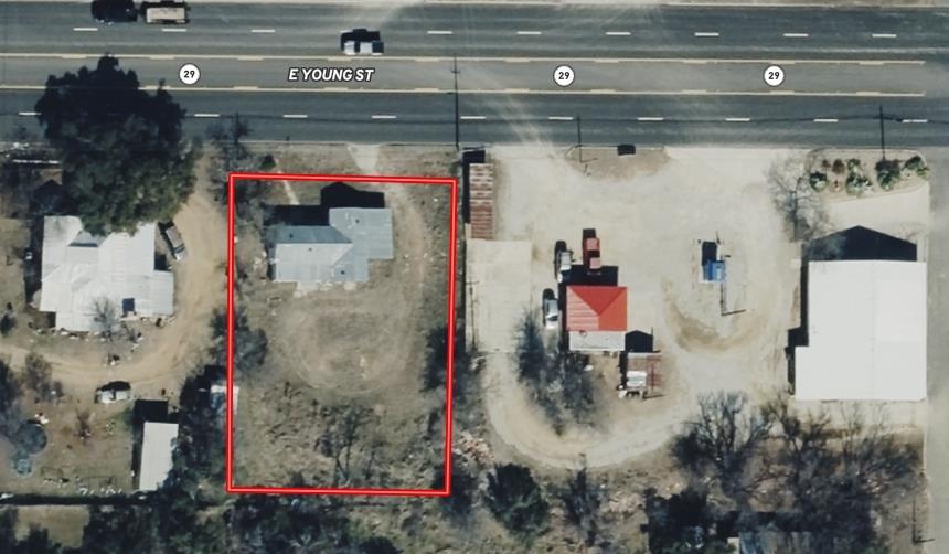 504 Young ST, Llano, TX 78643 photo 3