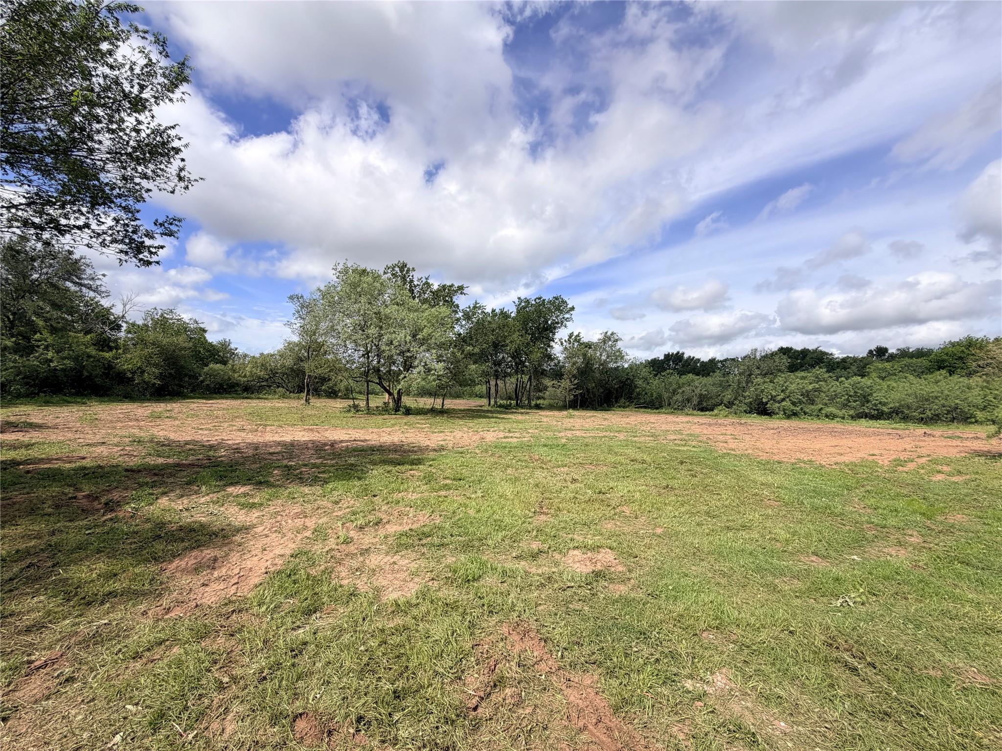 150 Pumper RD, Luling, TX 78648 photo 3