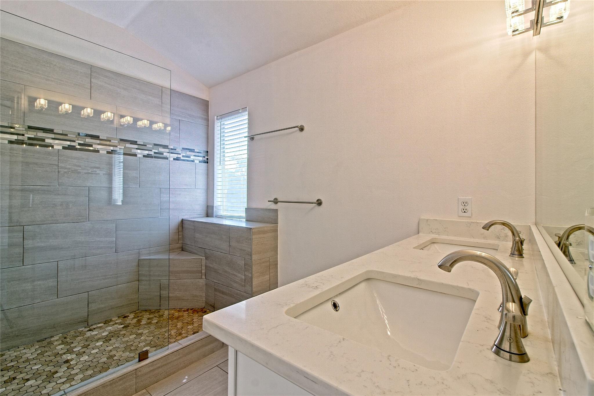 13421 Tossa LN, Austin, TX 78729 photo 5