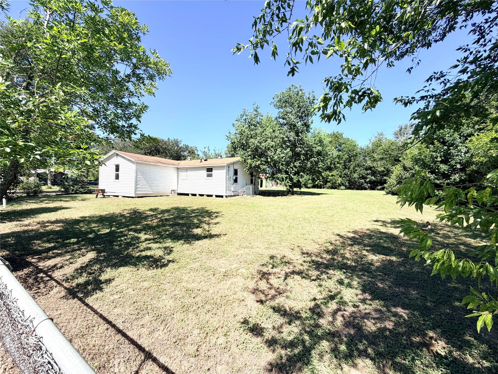 2200 Gillis Ave, Cameron, TX 76520 photo 3