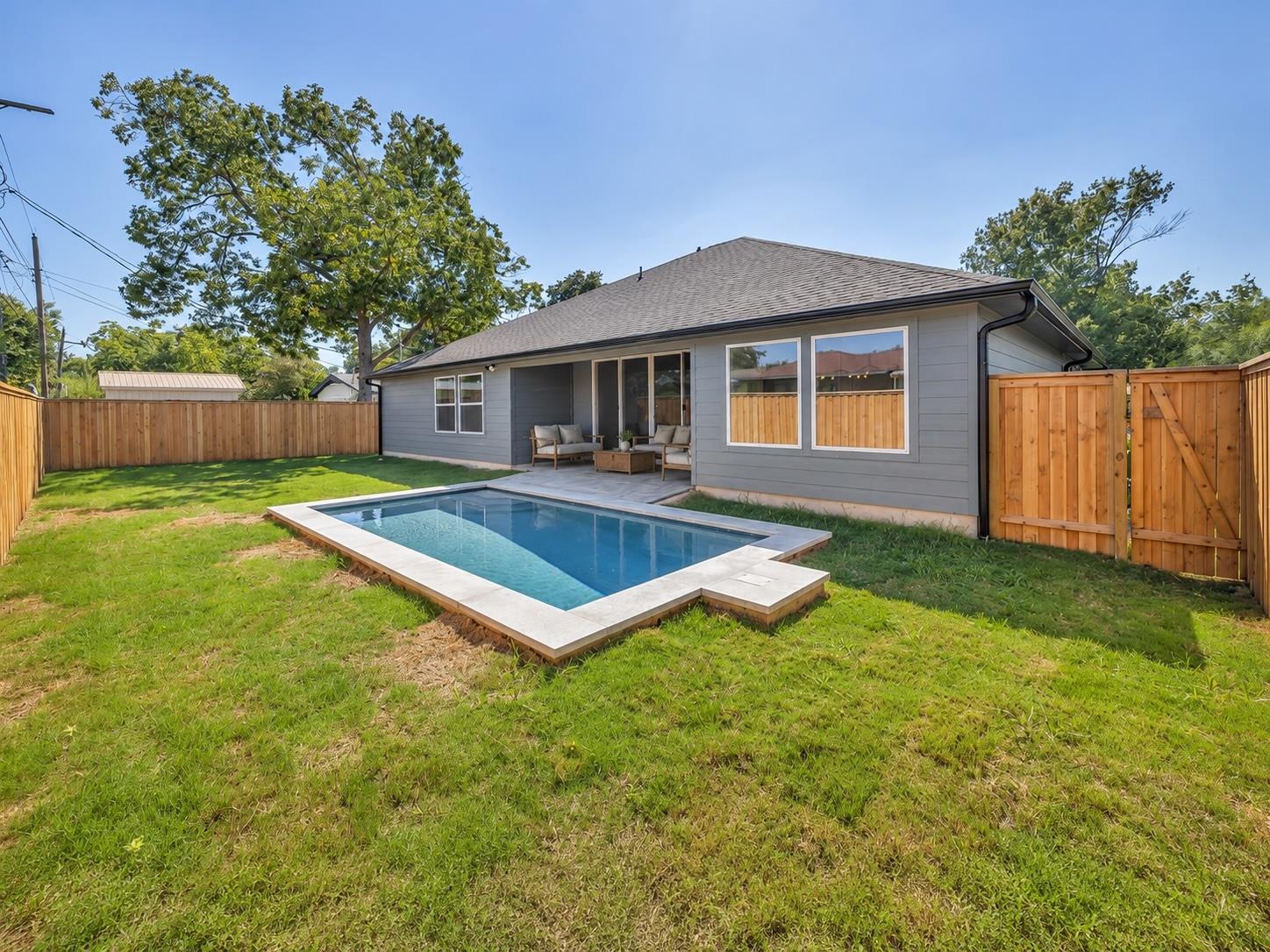 8209 Polar DR, Austin, TX 78757 photo 4