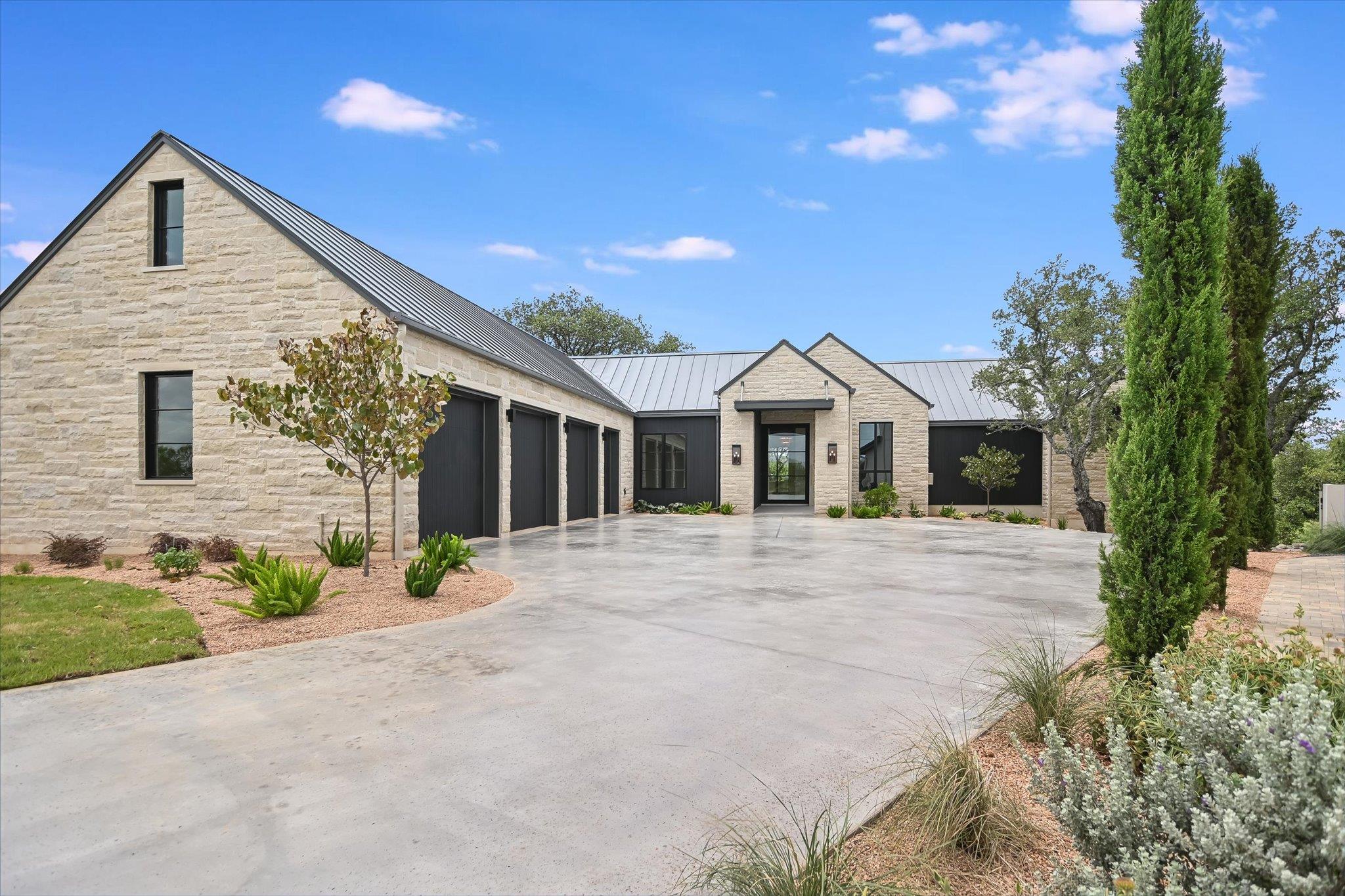 138 Coralberry, Horseshoe Bay, TX 78657 photo 2
