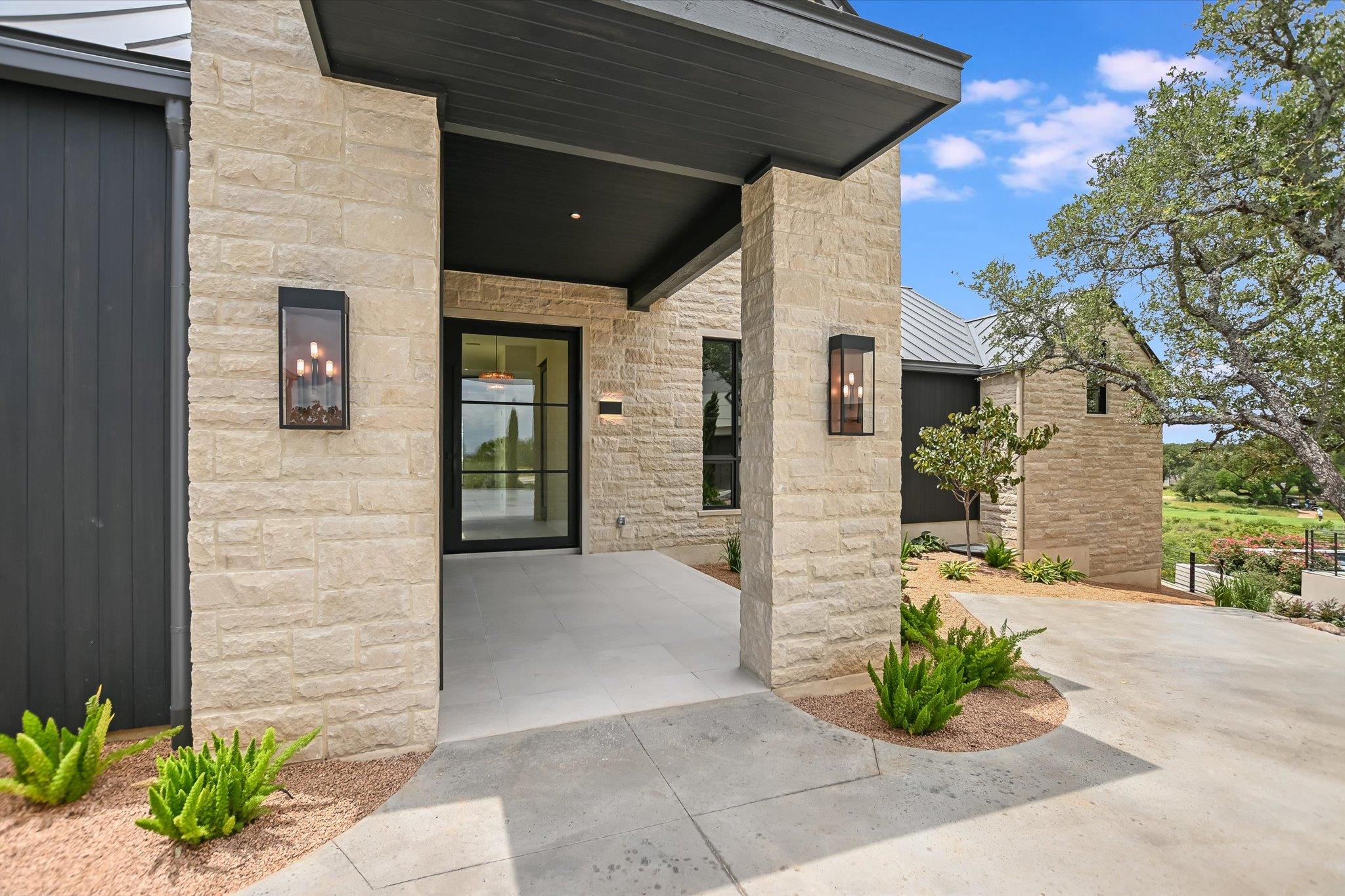 138 Coralberry, Horseshoe Bay, TX 78657 photo 3