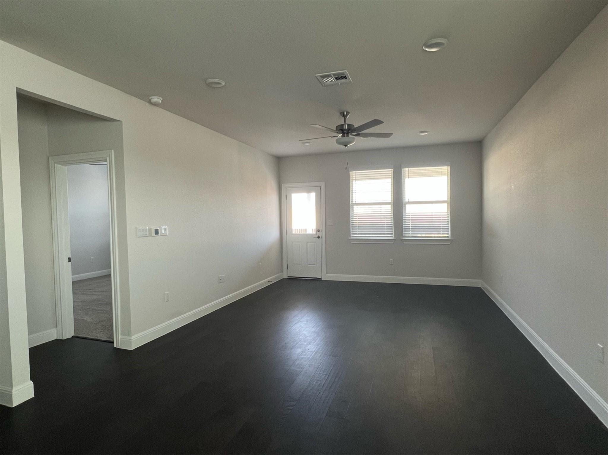 15501 Ellinger DR, Austin, TX 78728 photo 5