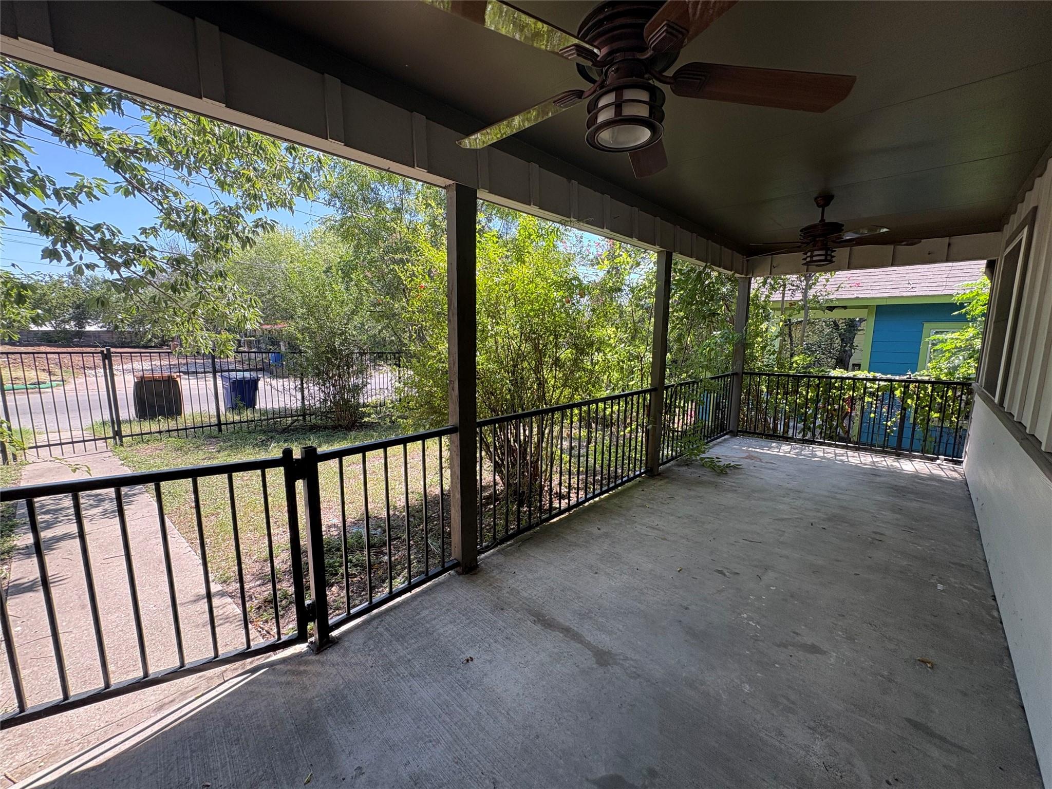2001 10TH ST, Austin, TX 78702 photo 3
