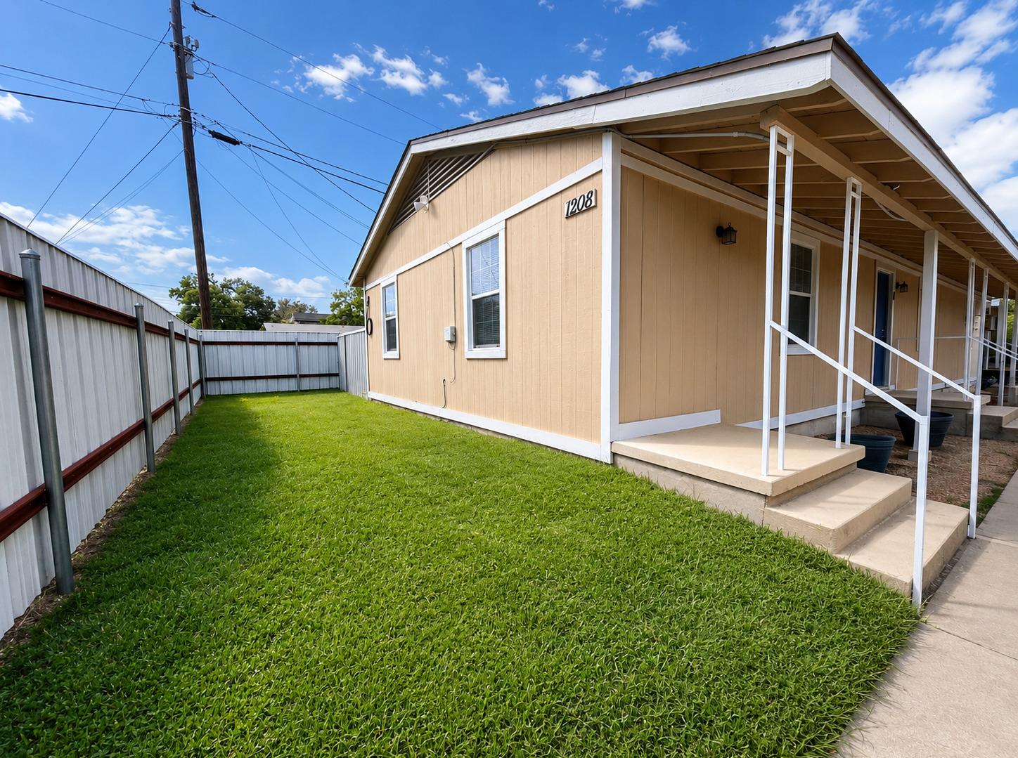 PARADISE COVE APTS