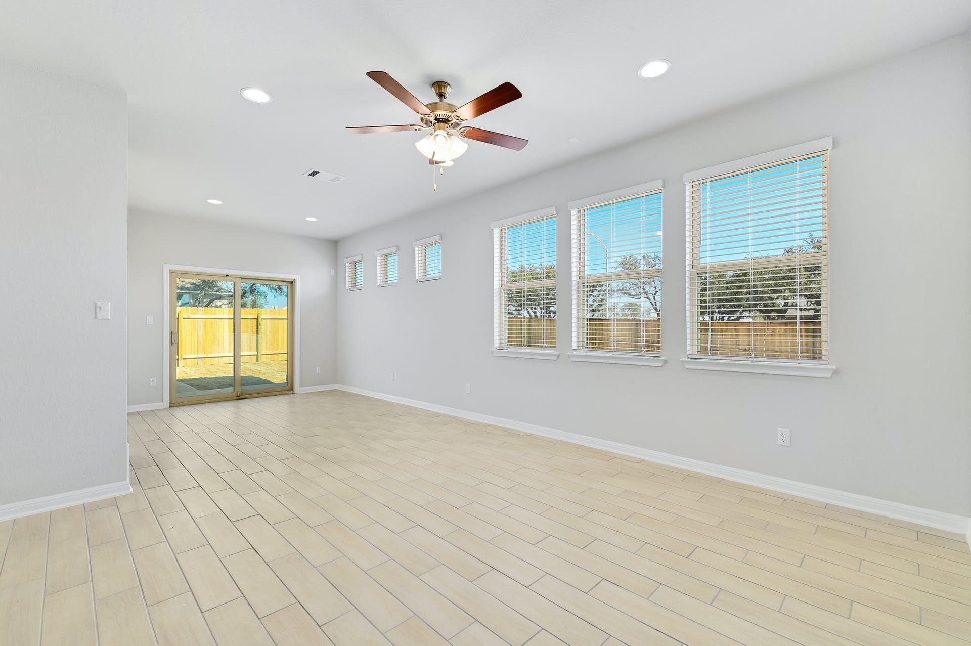 1021 Kerrwood WAY, Leander, TX 78641 photo 3