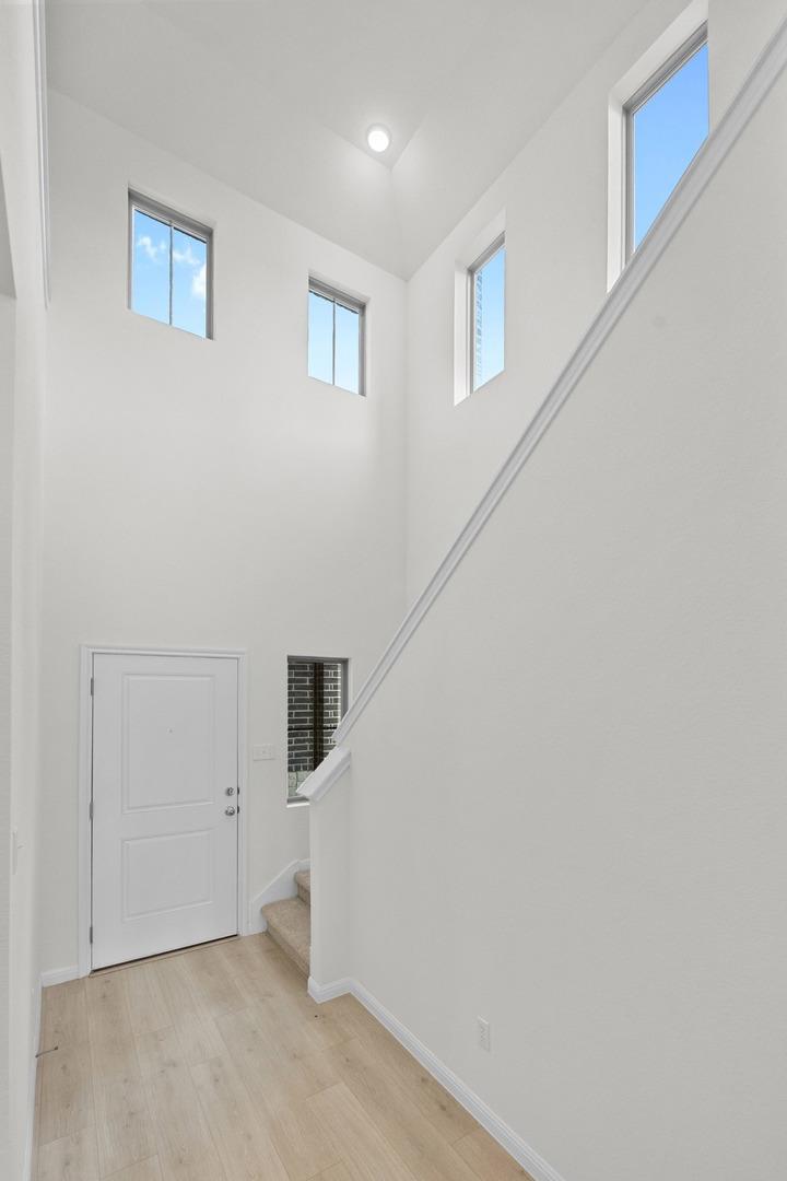 205 Hornet ST, Elgin, TX 78621 photo 2