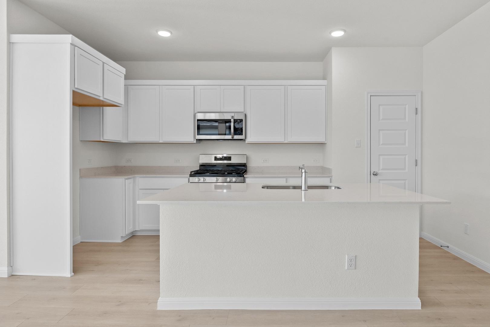 205 Hornet ST, Elgin, TX 78621 photo 5
